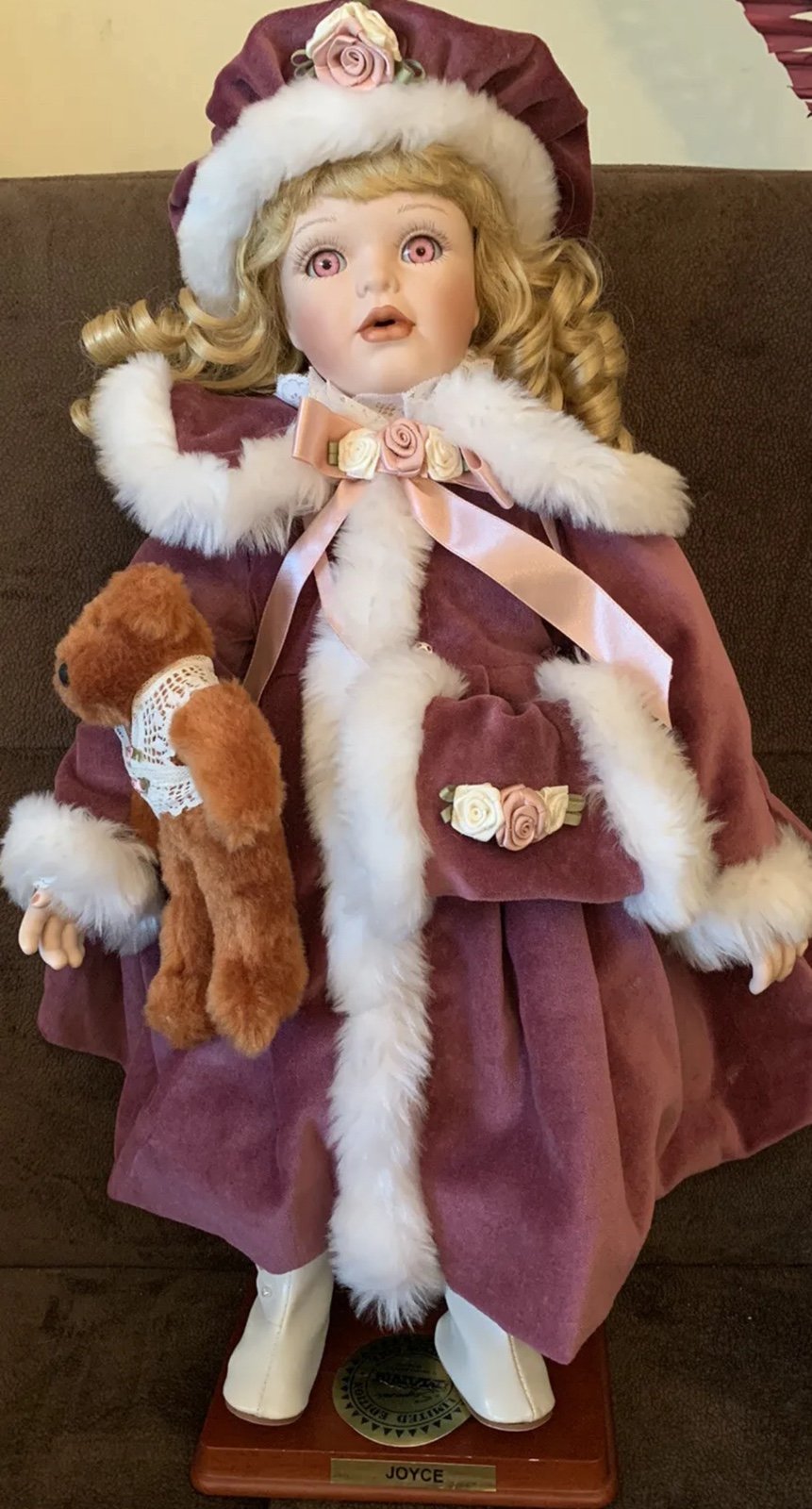 New Vintage Seymour Mann Connoisseur Porcelain Doll “Joice” #11/1200, 19in