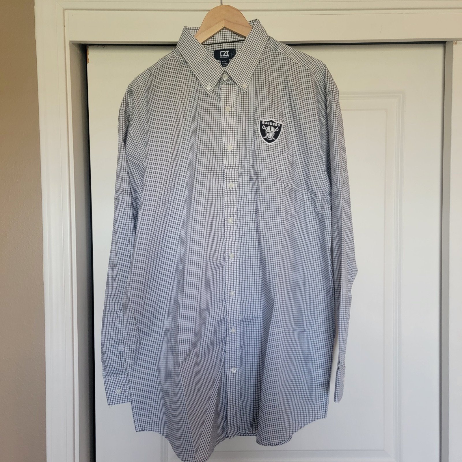 NWT Cutter and Buck Las Vegas Raiders Mens Stretch Oxford Stripe Long...