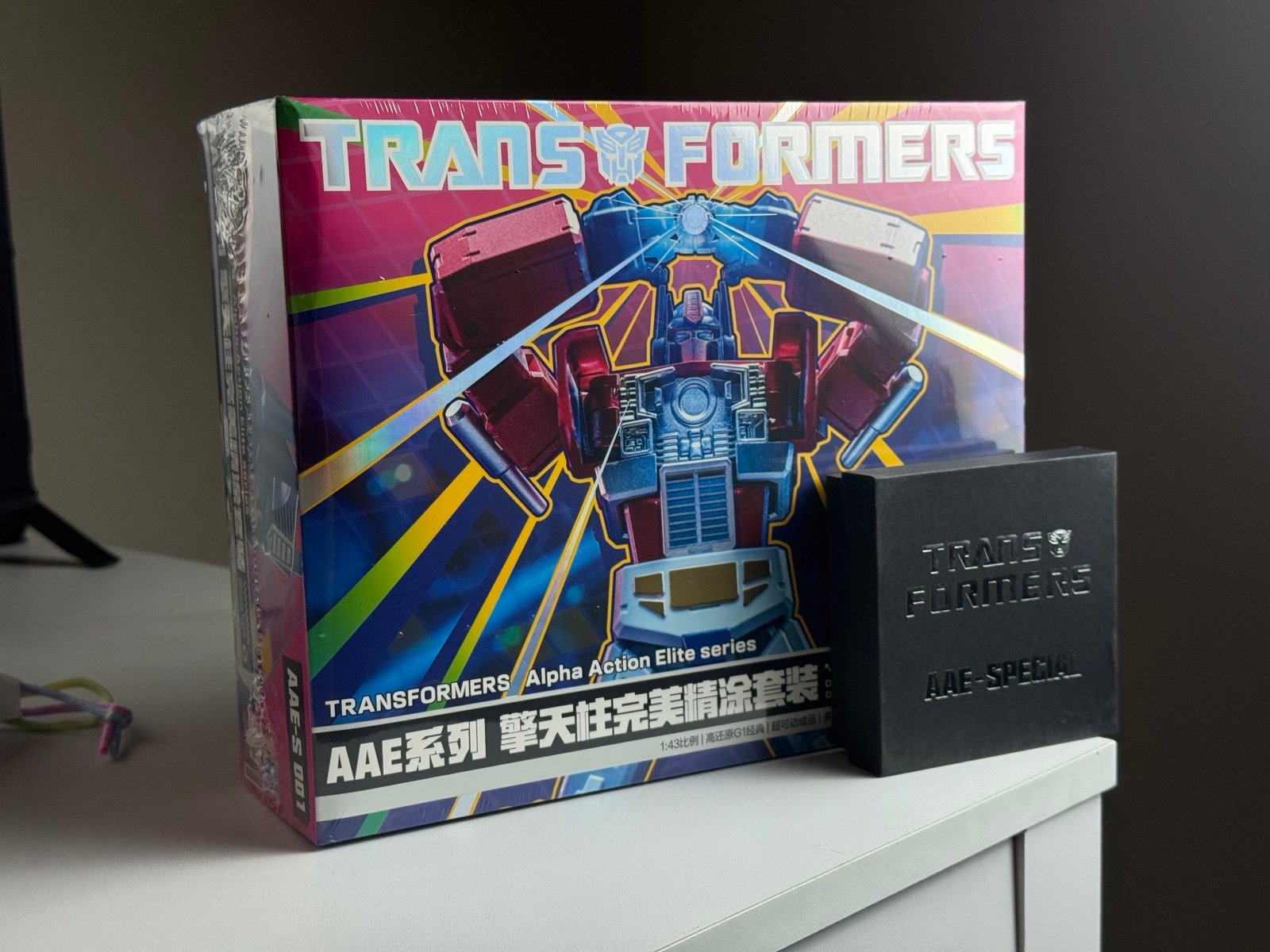 Auldey Transformers AAE-S 001 Alpha Action Elite SG Optimus Prime with bonus