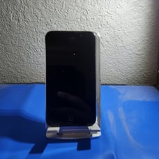 Apple iPod Touch 4th Gen Original (8GB) Black With 592 Songs With Charging Cable
