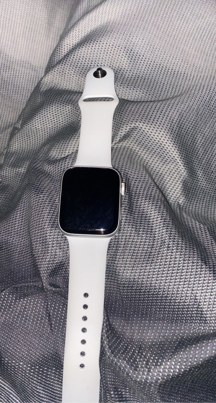 Apple Watch SE 44 mm Aluminum Silver
