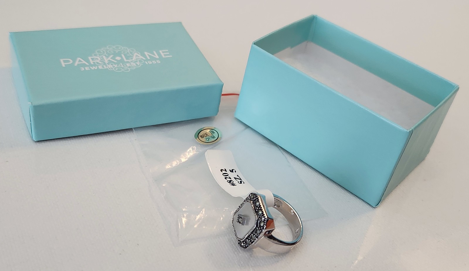 Park Lane size 5 AMAZING RING Demure New in Box