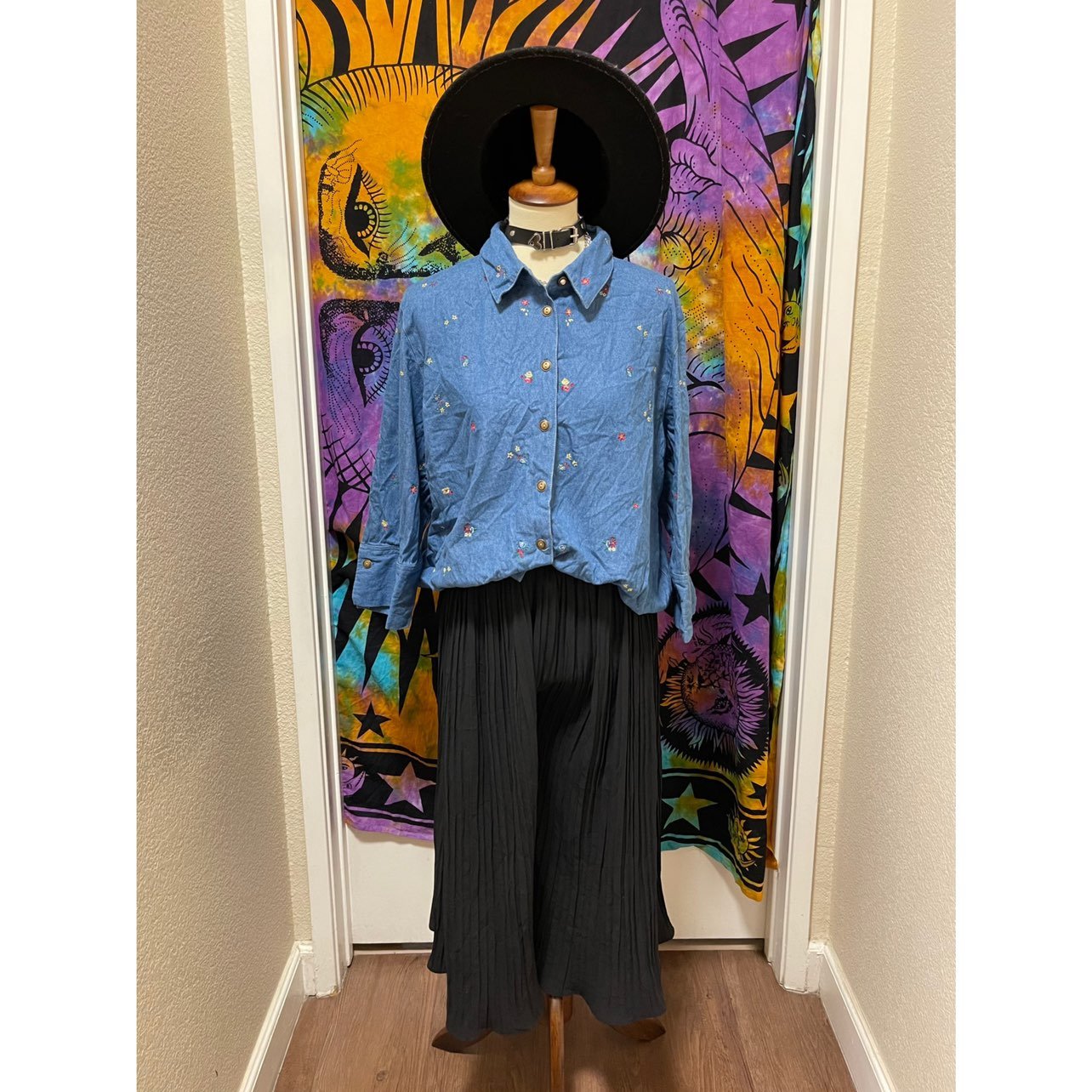 Vintage lovely flower denim top
