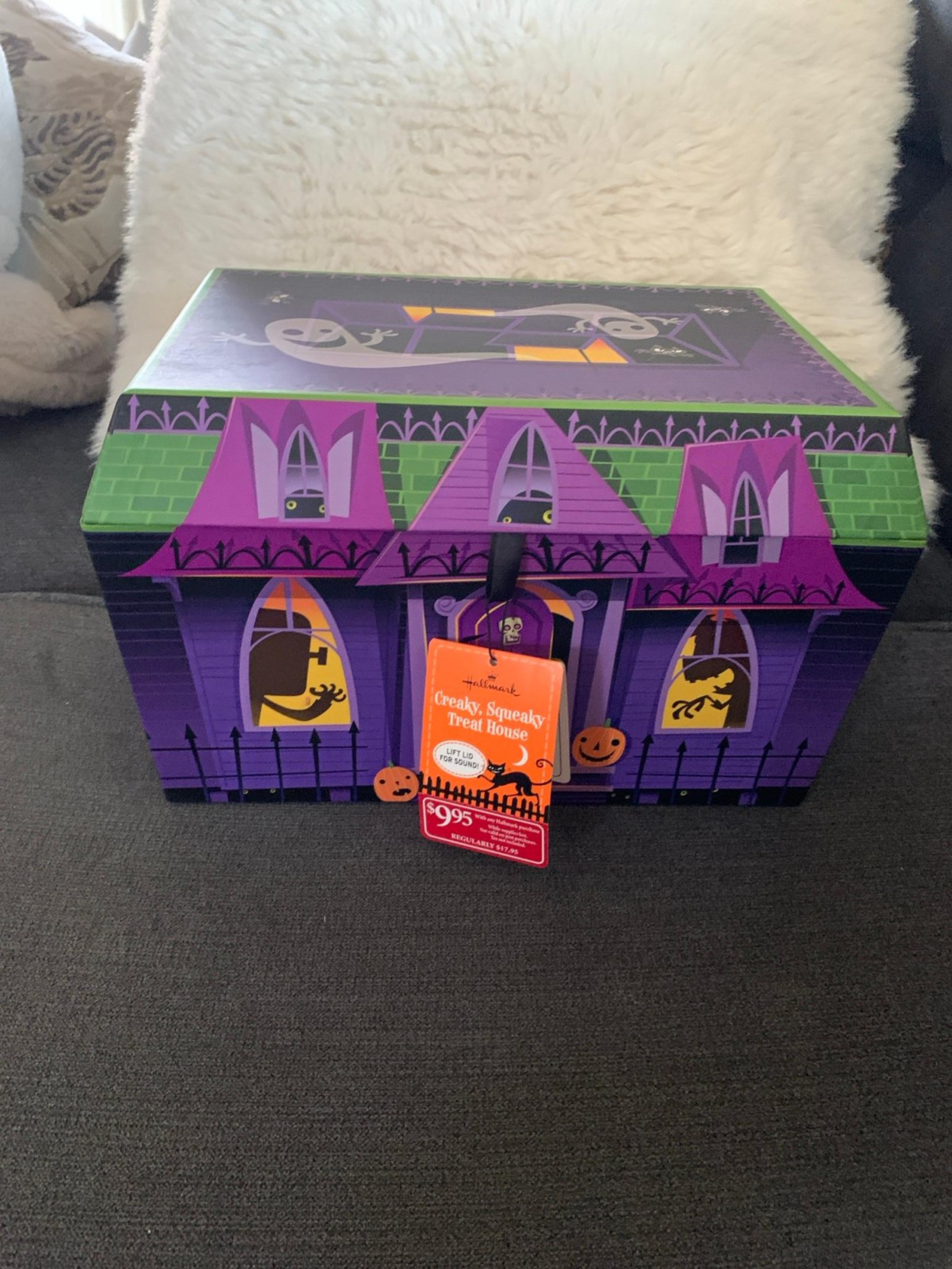 Halloween Creaky Squeaky Treat House
