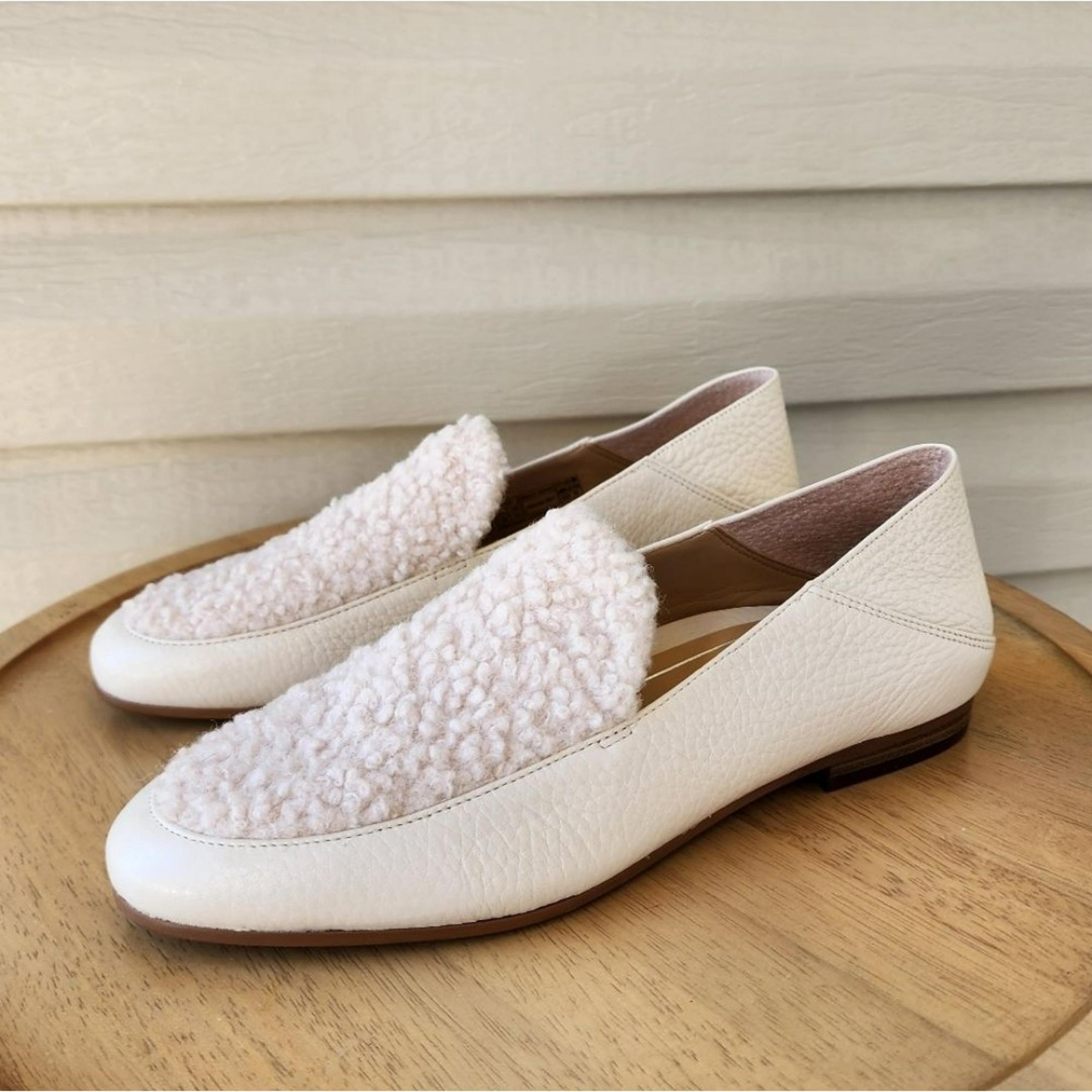 Vionic Frieda faux fur loafers size 7