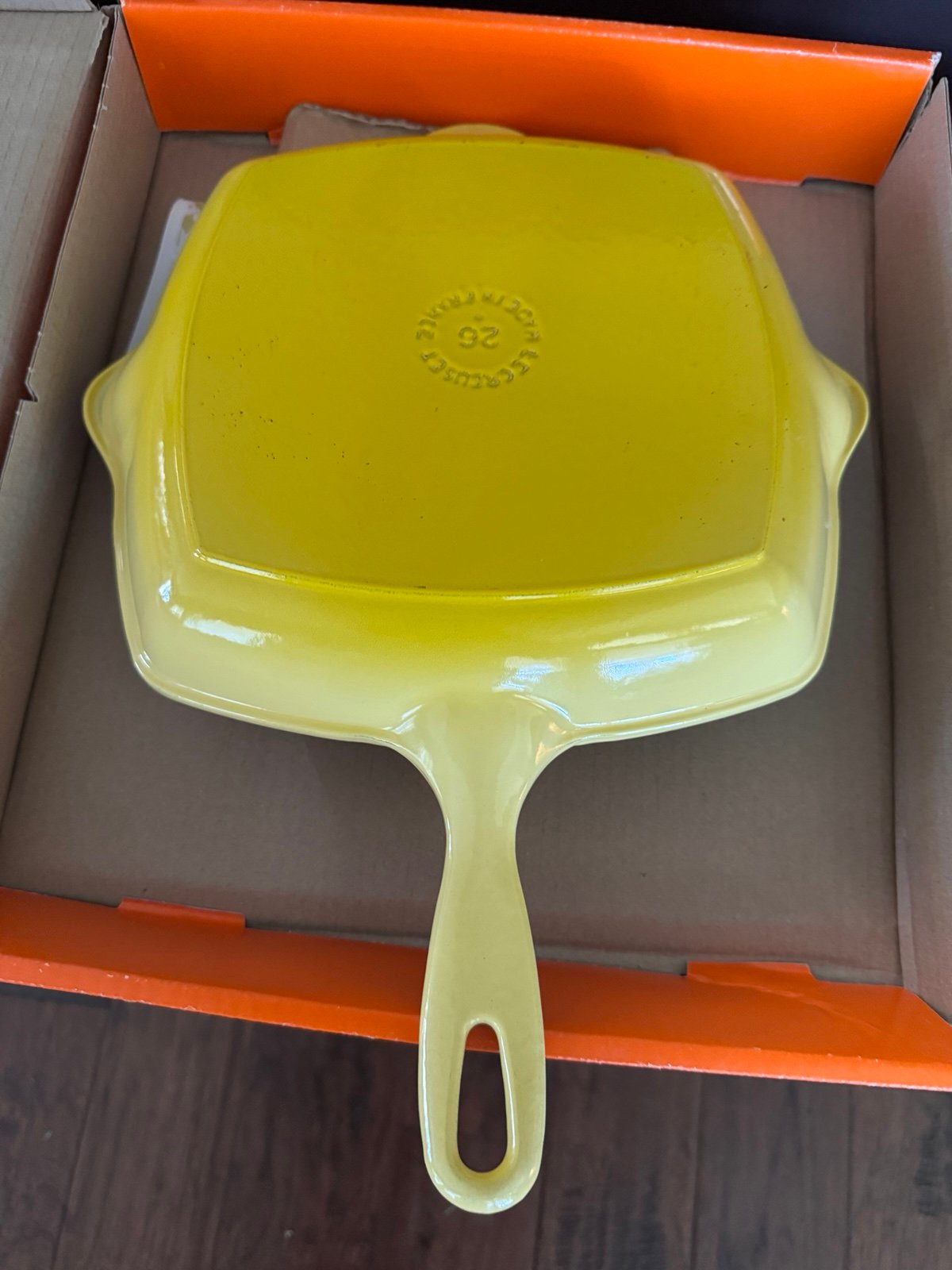Le Creuset cook ware size 26