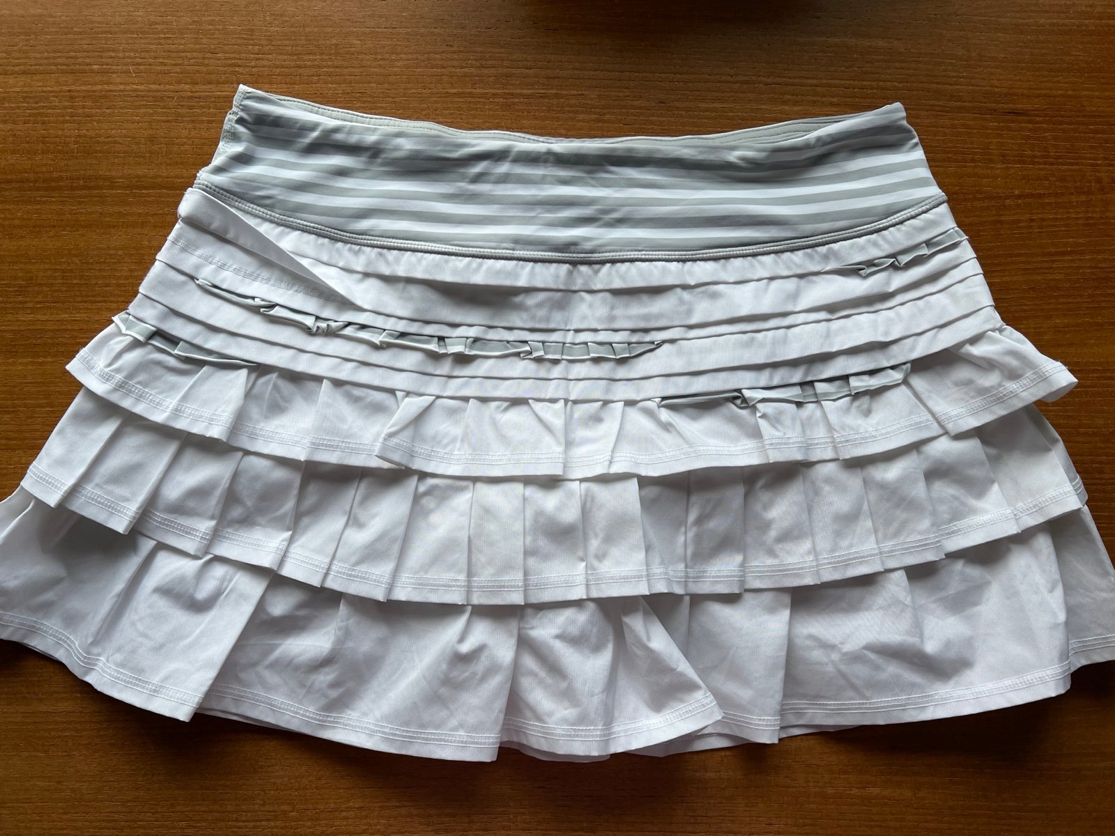 Lululemon Back On Track Skirt Size 8 White