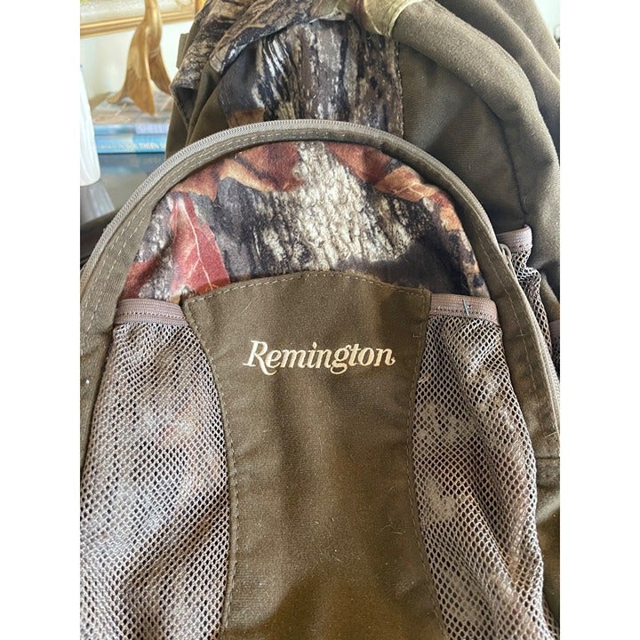 Remington Hunter Mossy Oak Camo Backpack Used