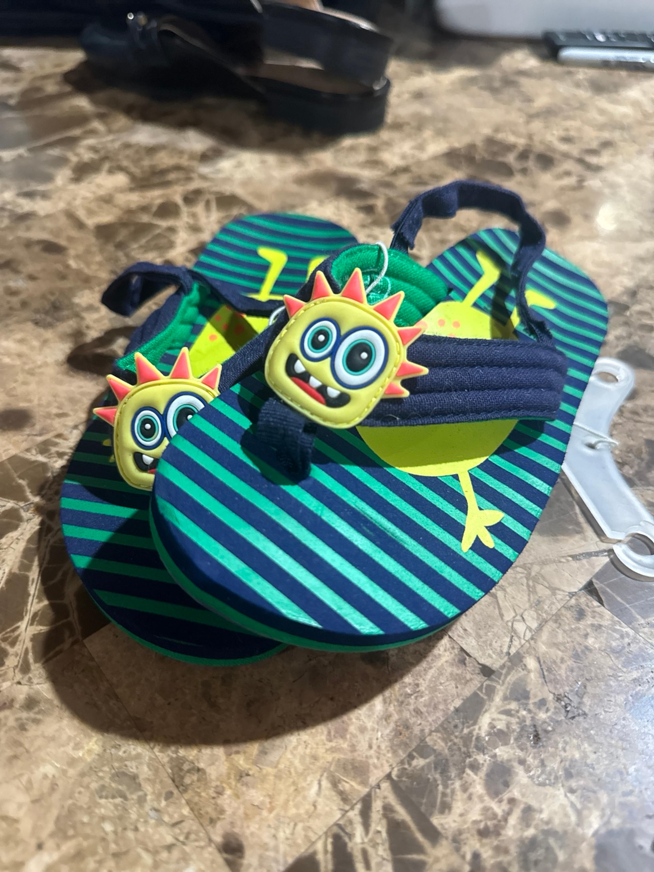 Cat & jack funny monster flip flops XL 11/12