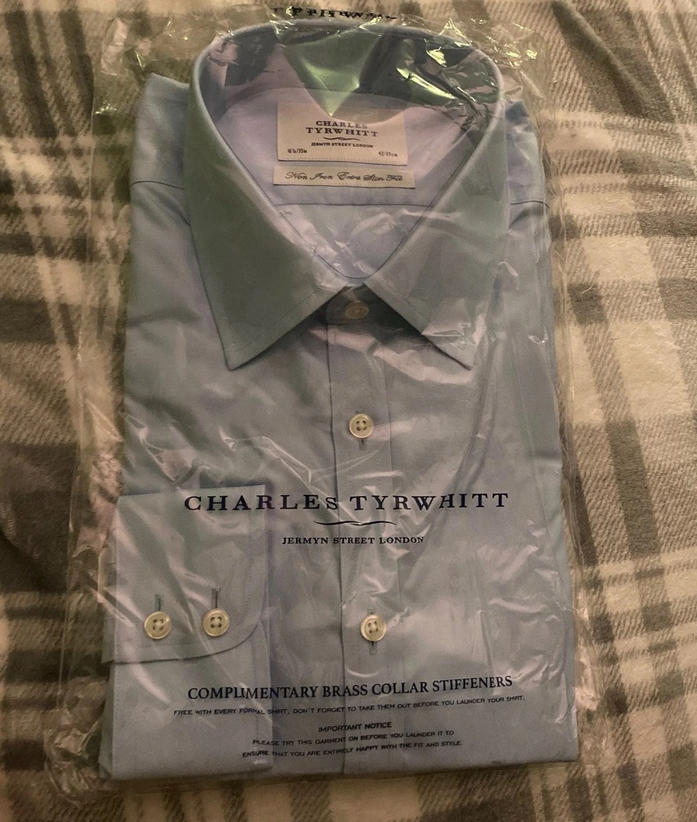 Charles Tyrwhitt Men's Shirt 16.5/35in
