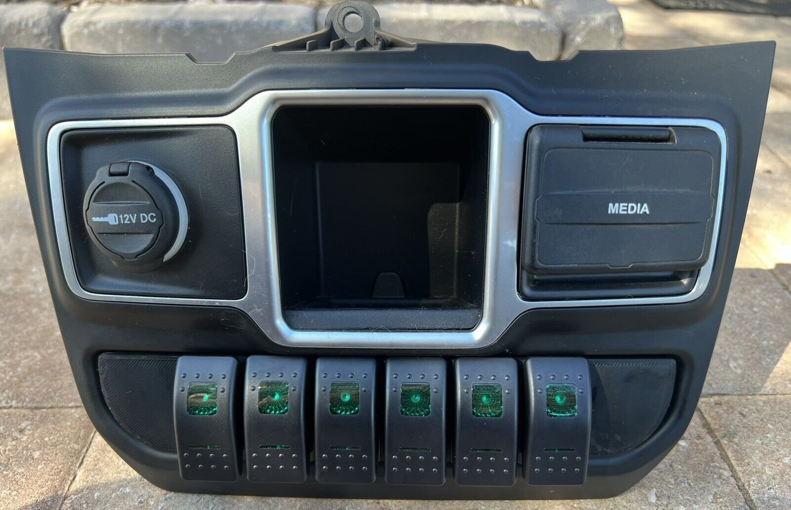 2018-2023 Jeep Wrangler JL / Gladiator JT 6-switch Plate With Rocker Switches