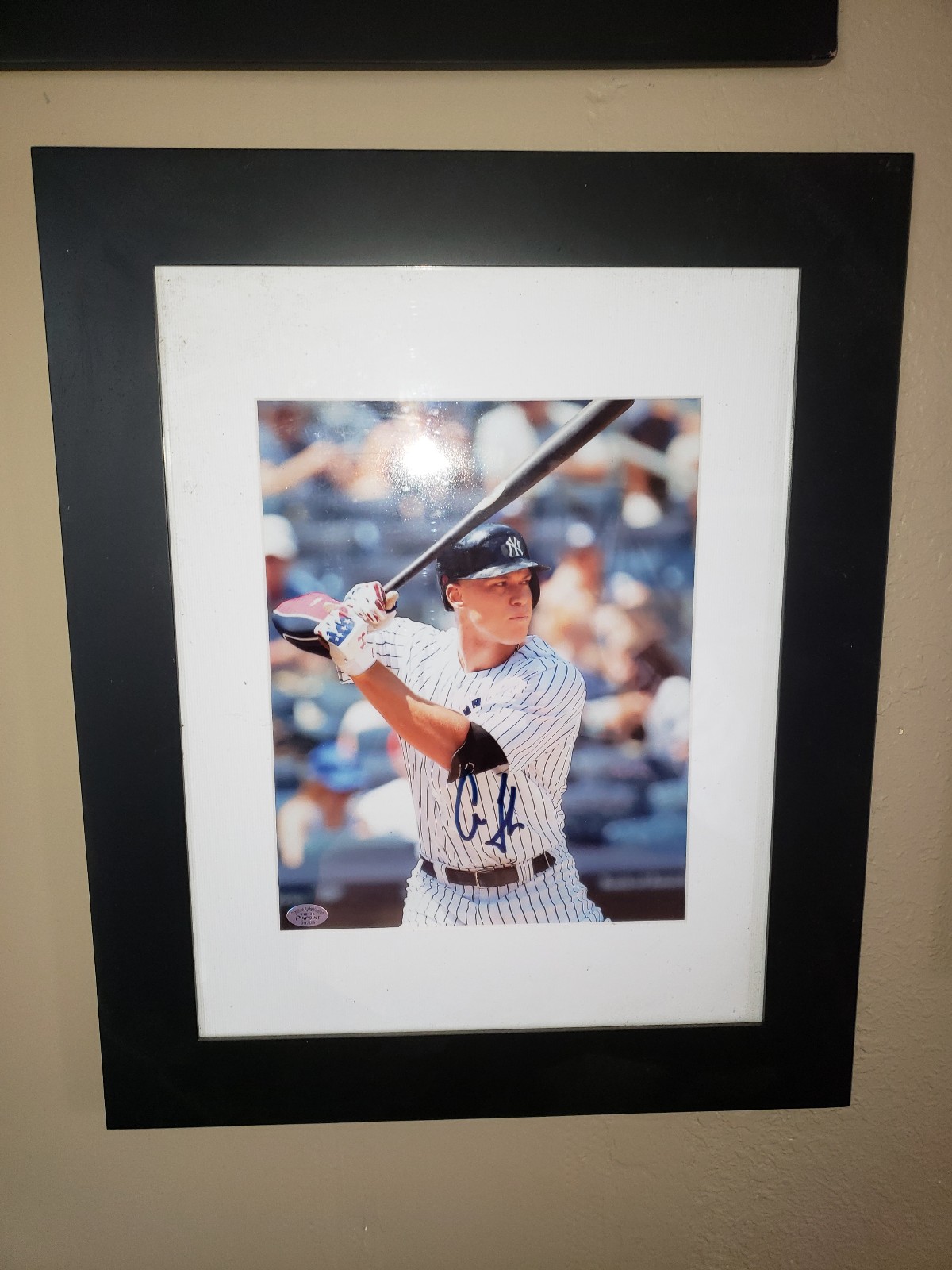 8x10 signed Aron judge photo with authentication