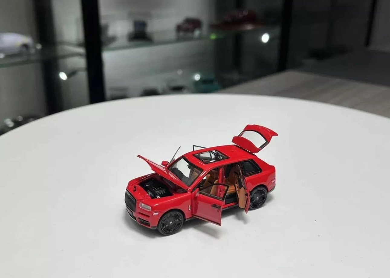 ROLLS ROYCE CULLINAN SUV RED WITH FULL OPENINGS 299 MADE 1/64 DIECAST CAR BY DCM