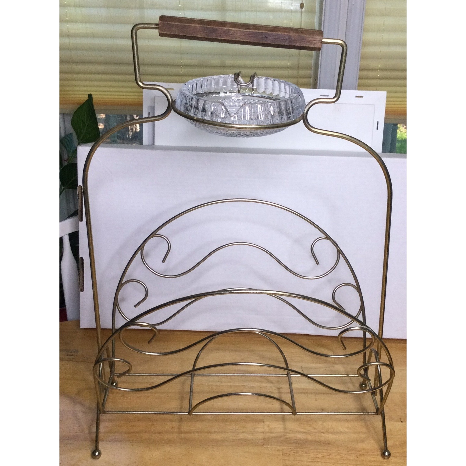 Vintage Mid Century Wire Magazine Rack Stand w/Glass Ashtray