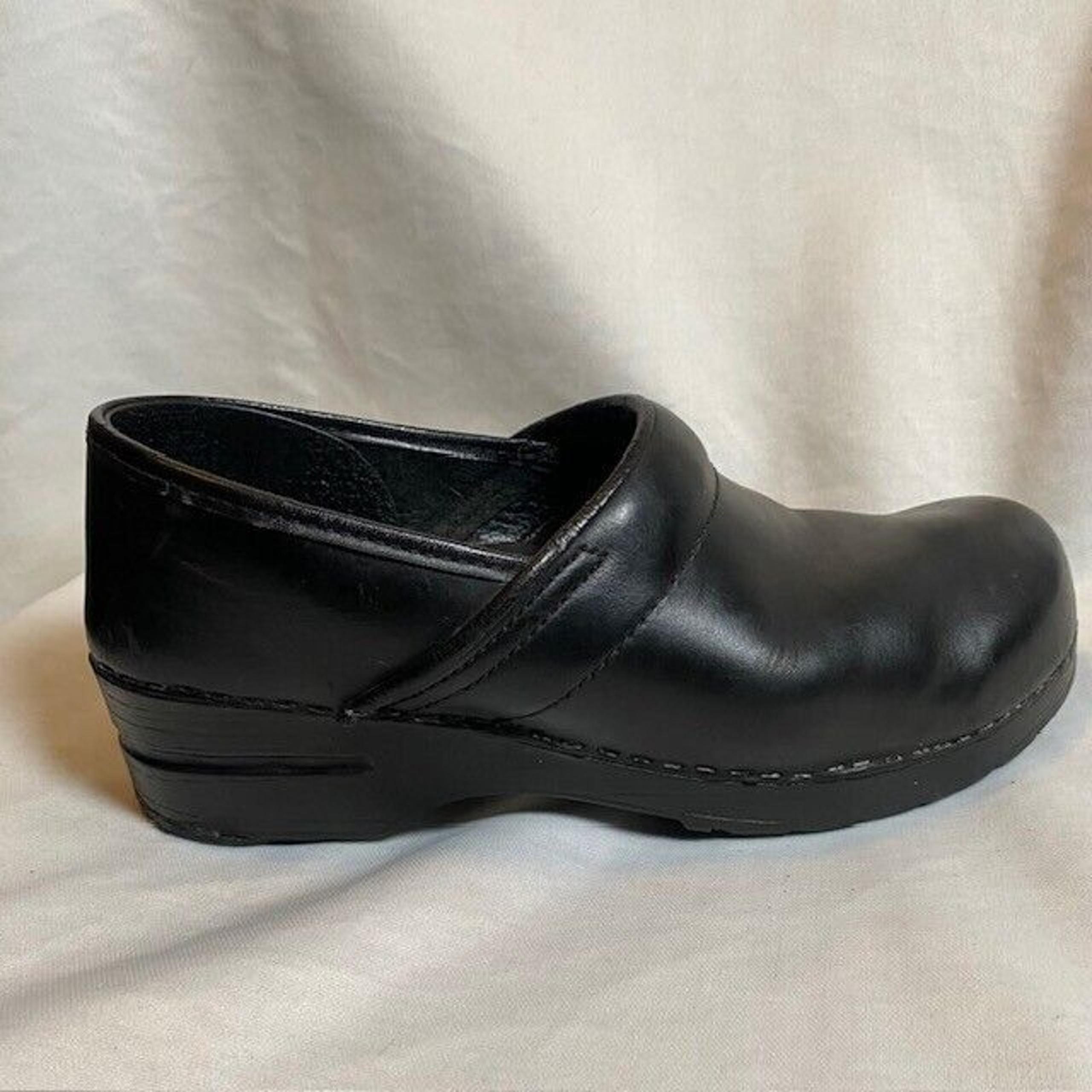 SANITA Black Leather Slip-On Clogs Womens Size EU 41/ 10.5 Chef Nurse Work Shoes