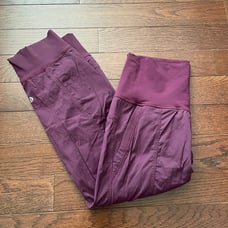 Lululemon studio crop 23