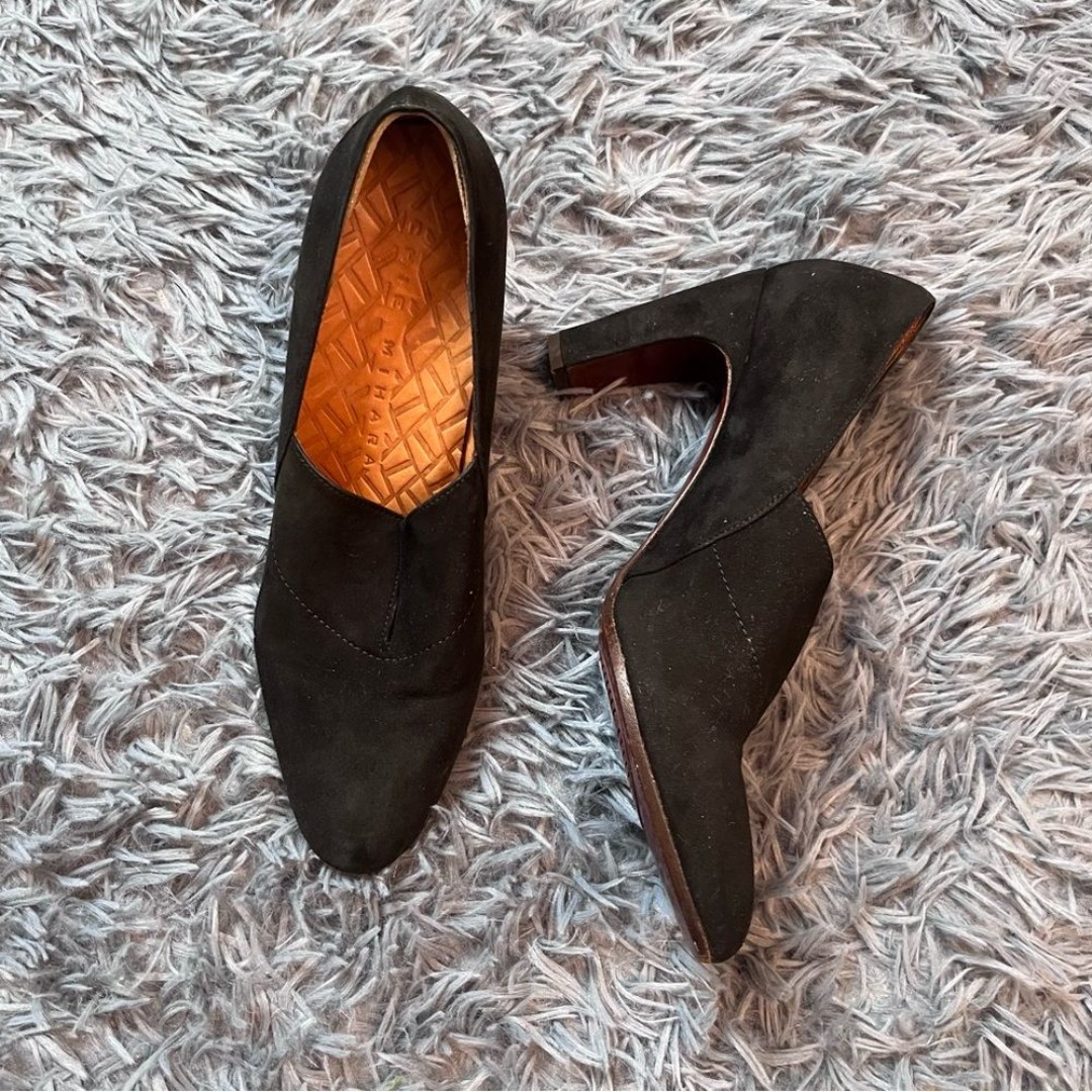 Chie Mihara Black Suede Pumps Heels Size 8.5