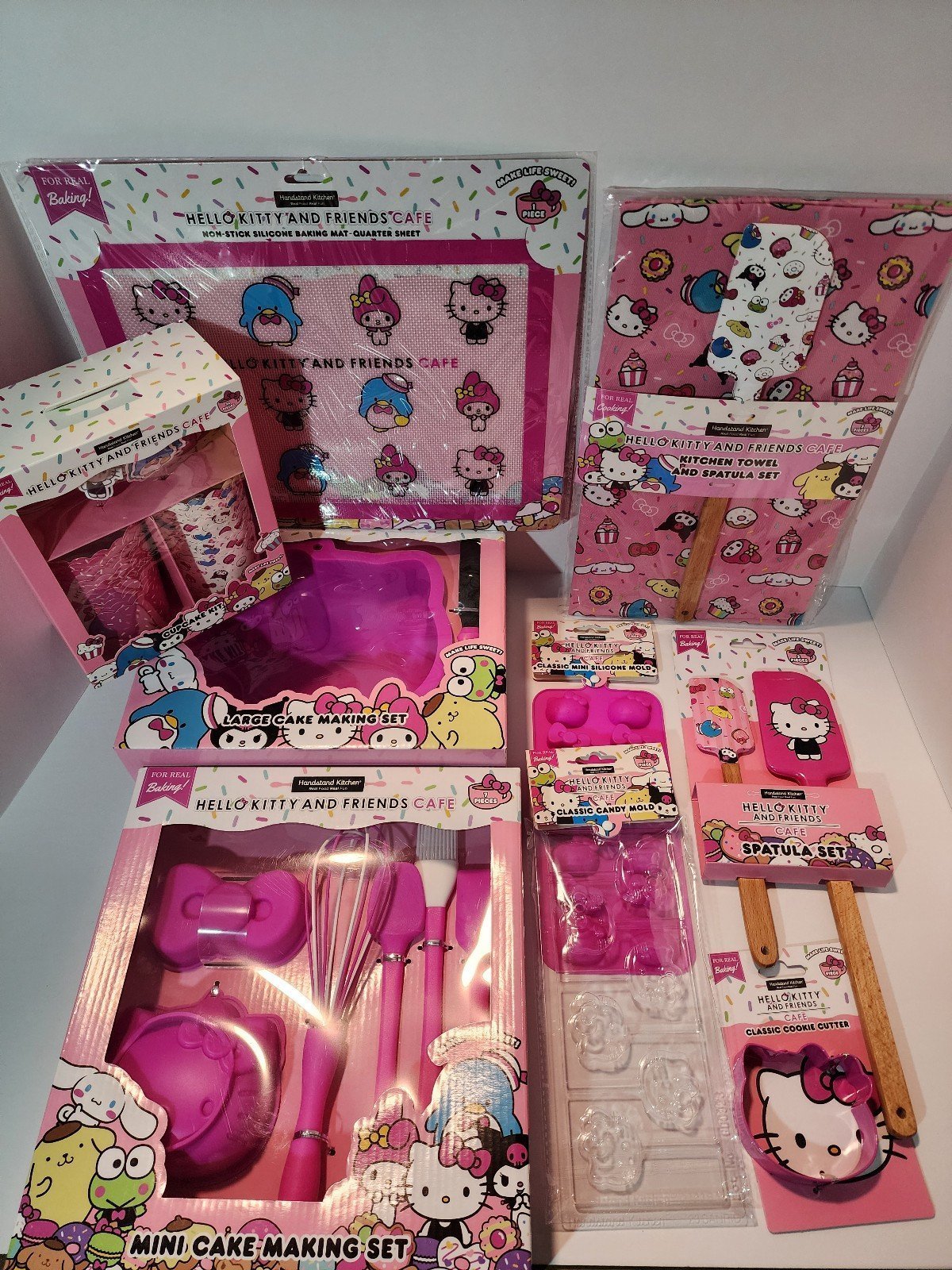 Hello Kitty and Friends Baking Set