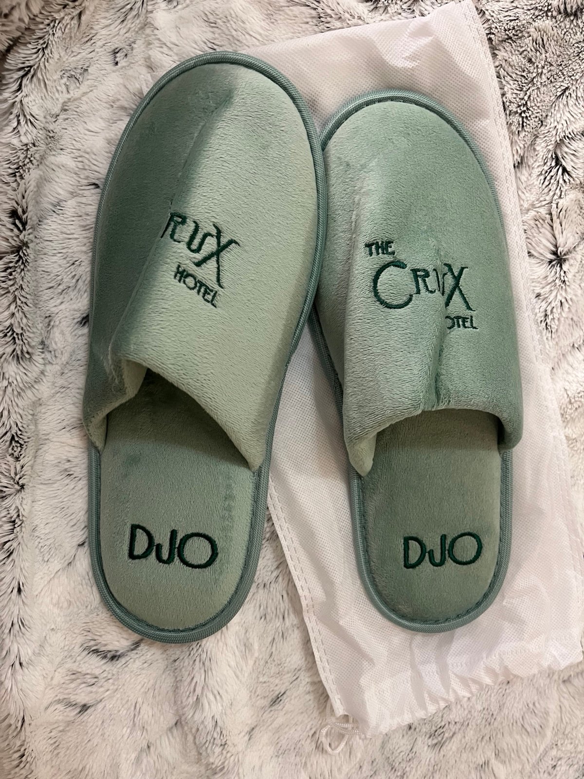 DJO The Crux Hotel Slippers