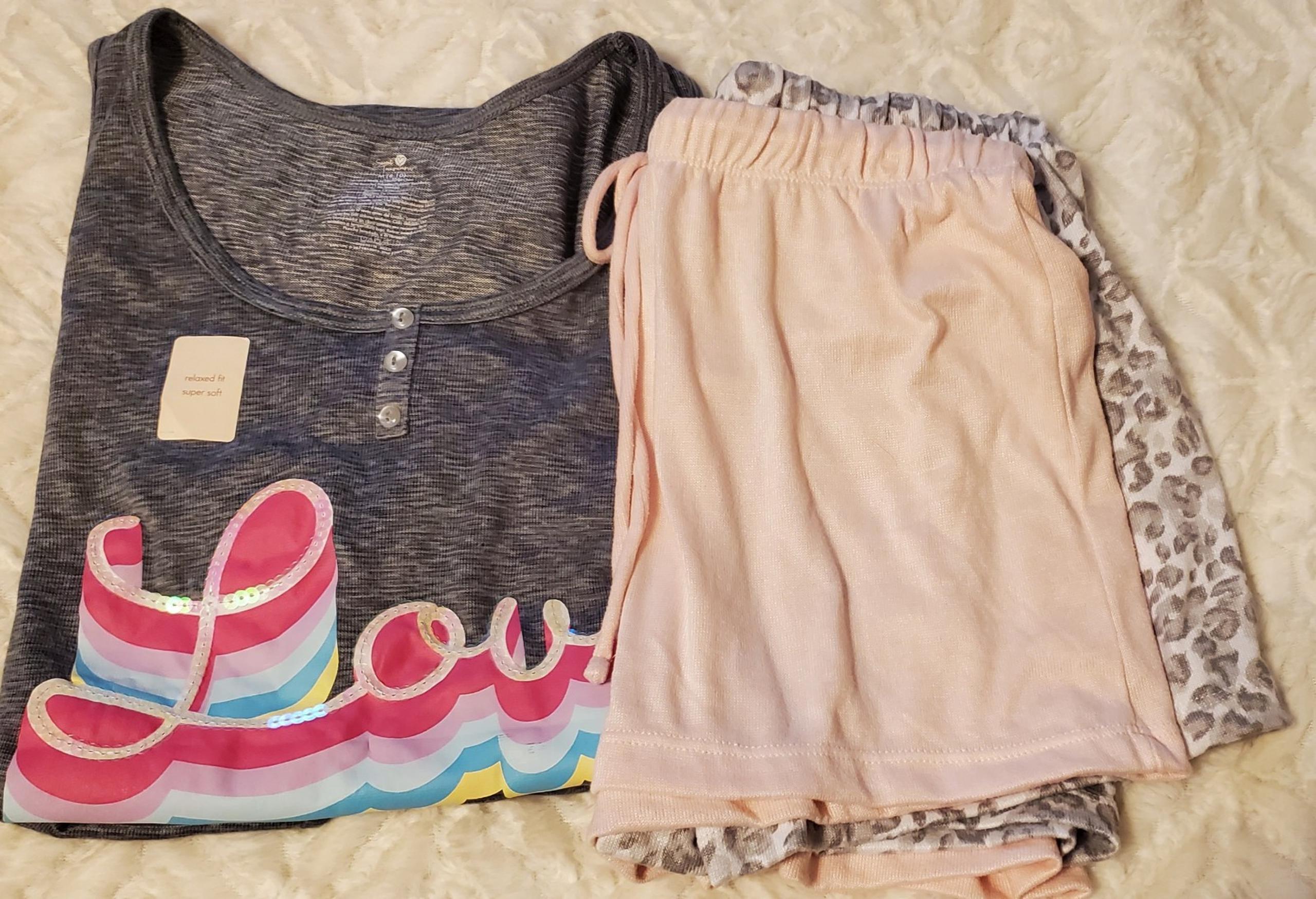 New Women's Size M Pajamas Tank Top & 2 Shorts