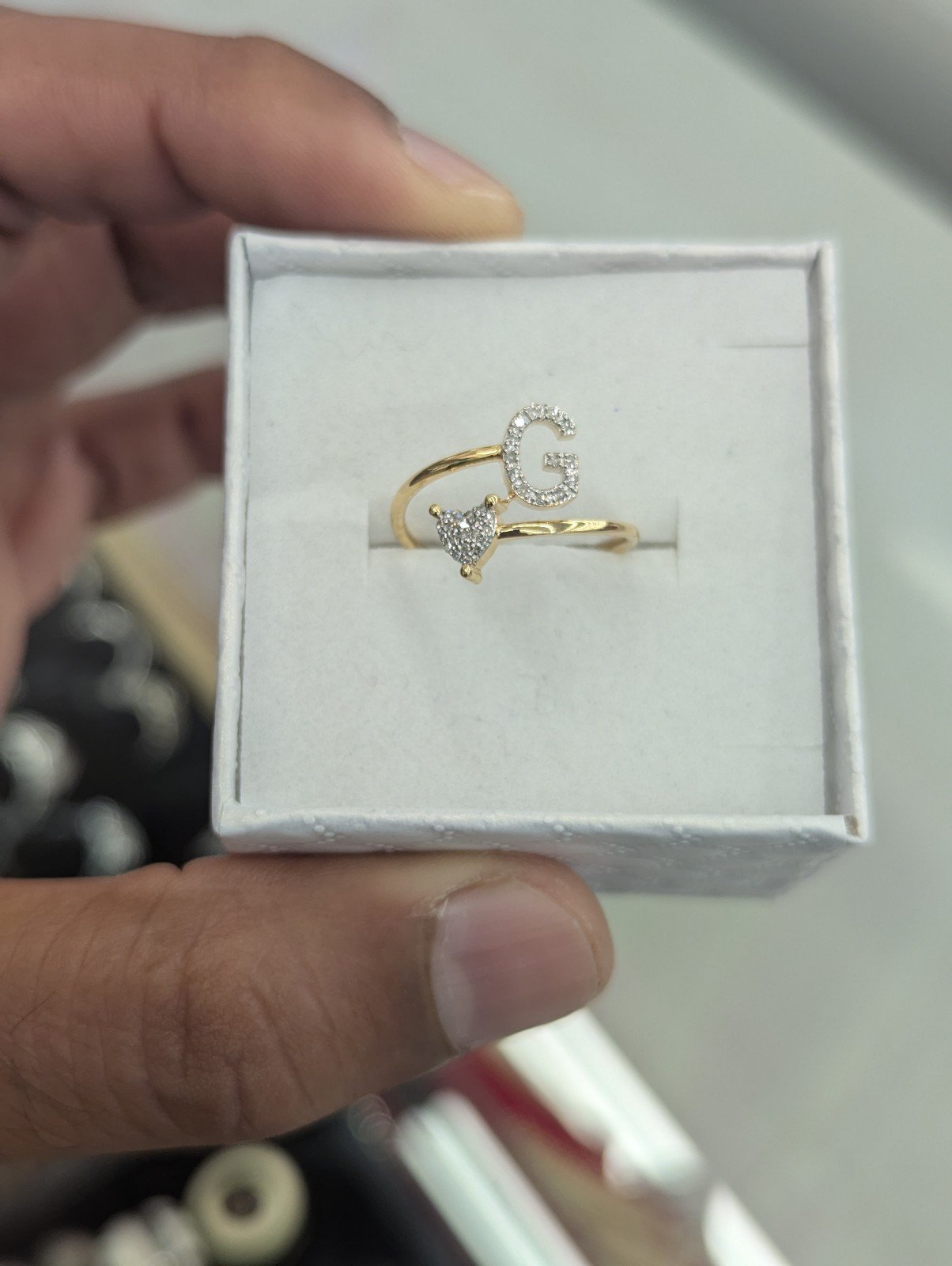 Real Diamond 10kt Yellow Gold Initial G Ring For Women