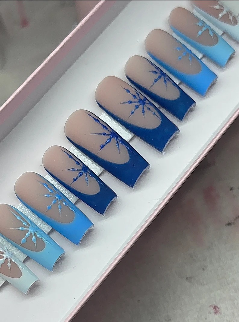 Gradient Blue Snowflakes - Ready to ship Freestyle