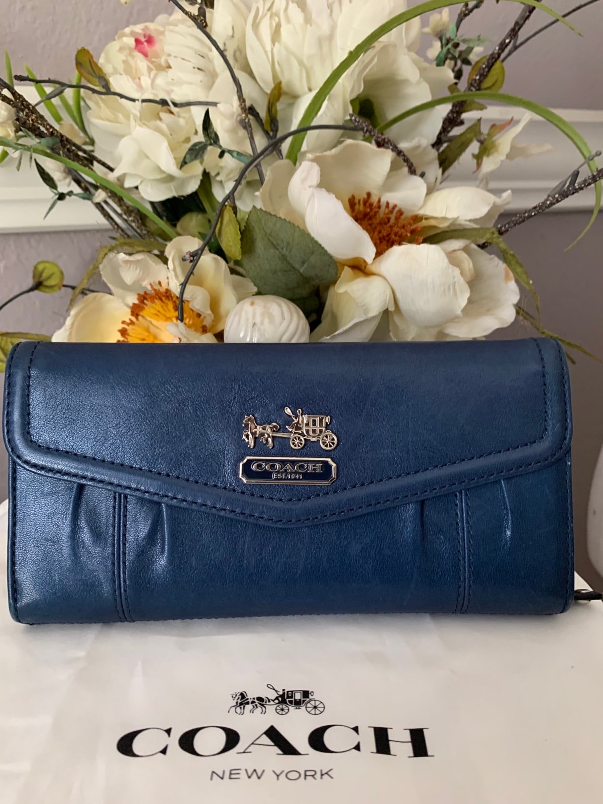 HTF Vintage Coach leather wallet, beautiful