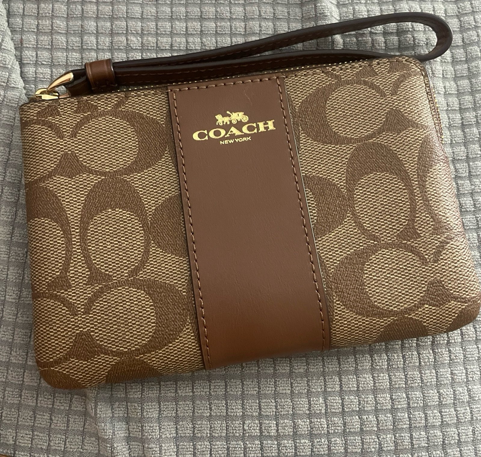 Coach corner zip wallet