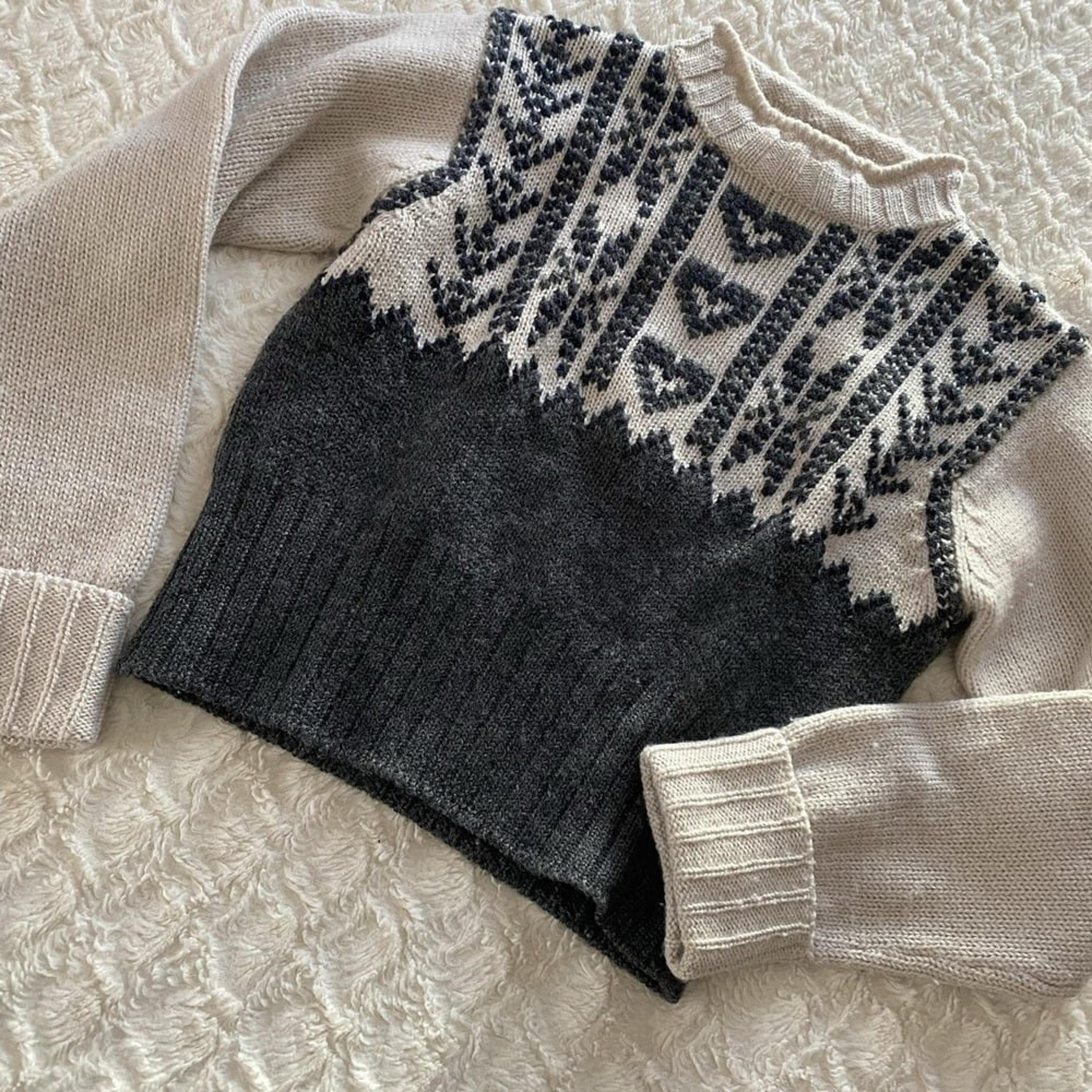 Vintage Tricot Express Fair isle Heart Grey Tan Mock Neck Sweater Medium M Crop