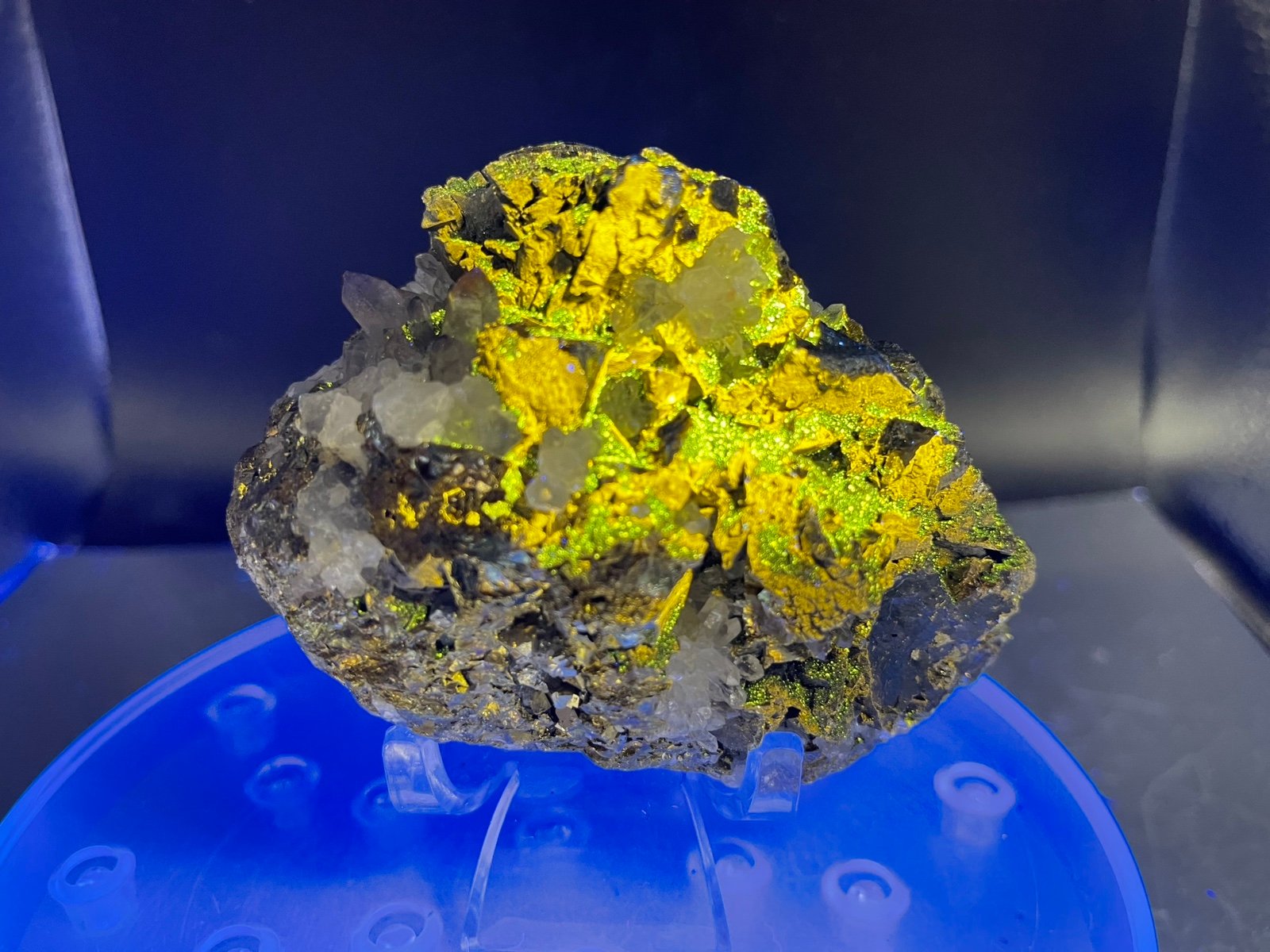 Amazing raw pyrite & calcite specimen Turns to green and yellow under UV light