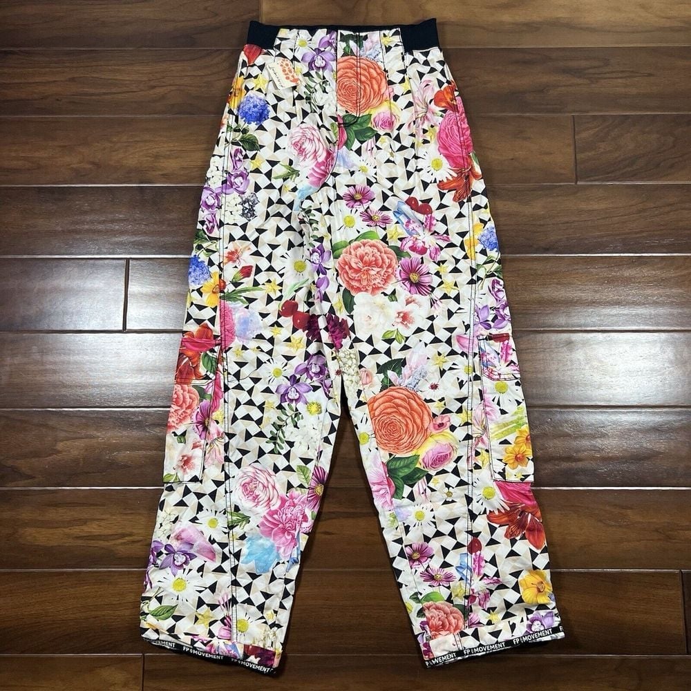 Free People Movement Size XS Floral Take A Trip Mesmerize Me Printed Cargo Pants