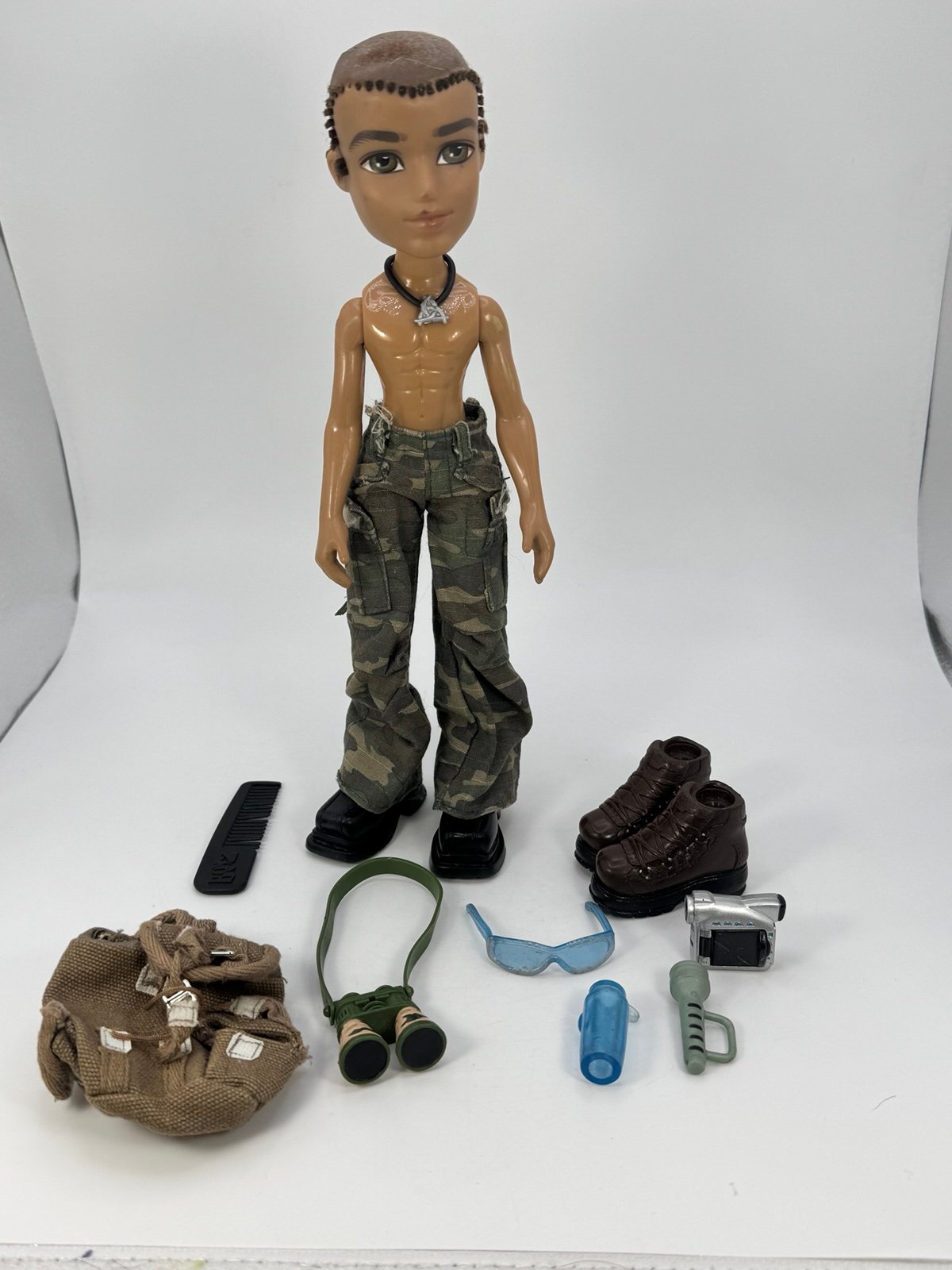 Bratz Boyz Dylan Wild Life Safari 2002 Doll HAS ISSUES AS IS READ!