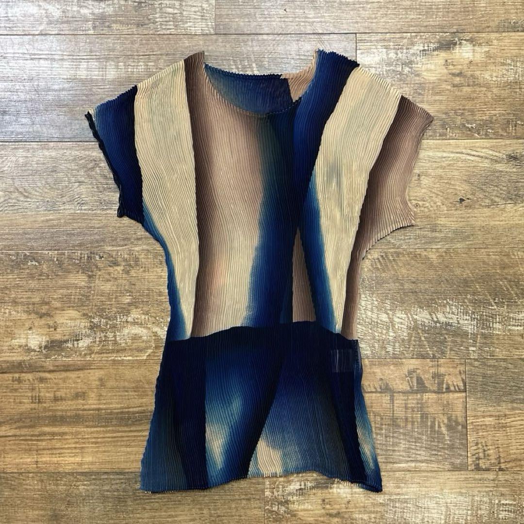 ISSEY MIYAKE Pleated T-shirt Top
