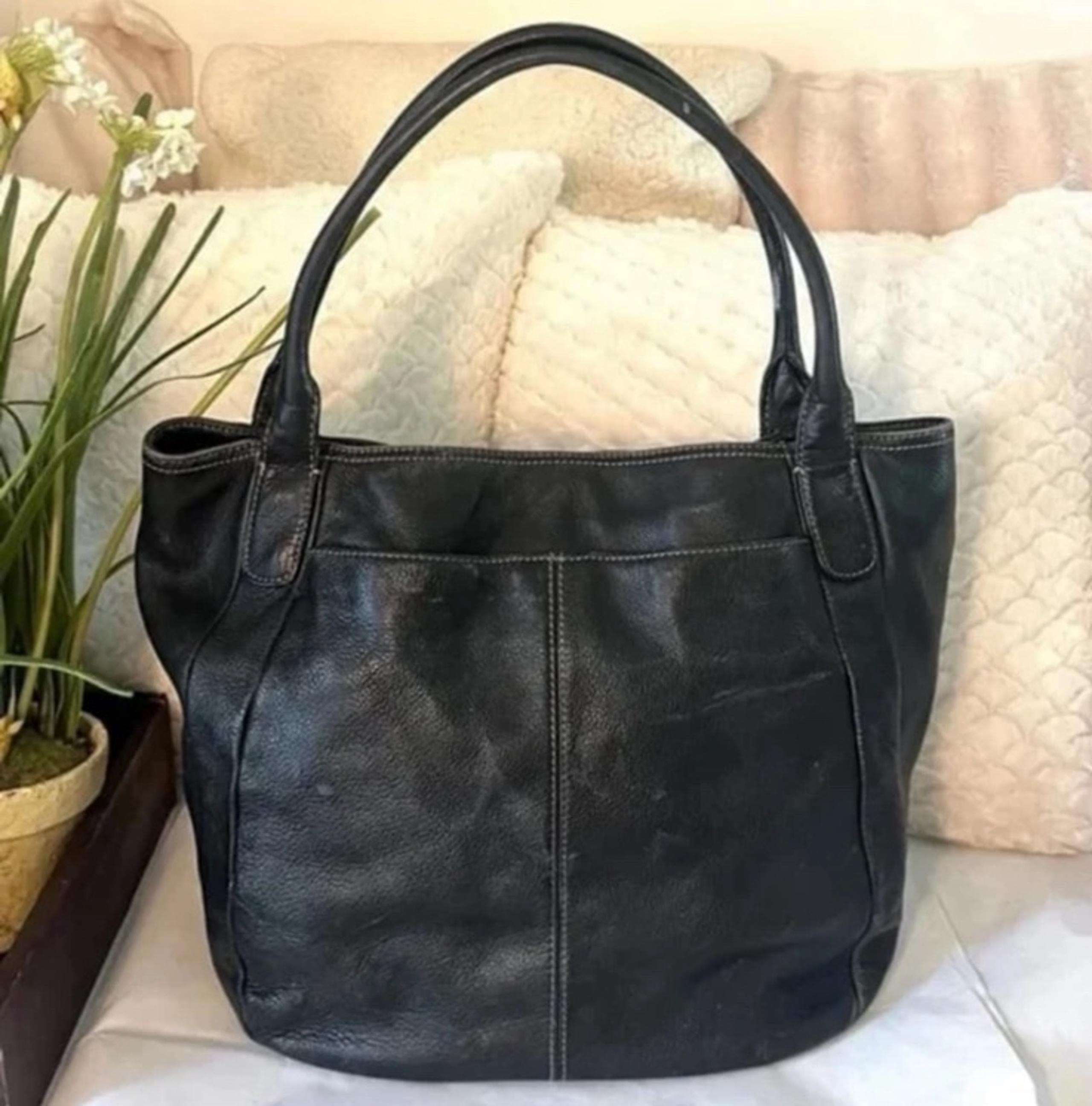 The Sak Black Pebbled Leather XL Tote Shoulder Travel Laptop Messenger Bag