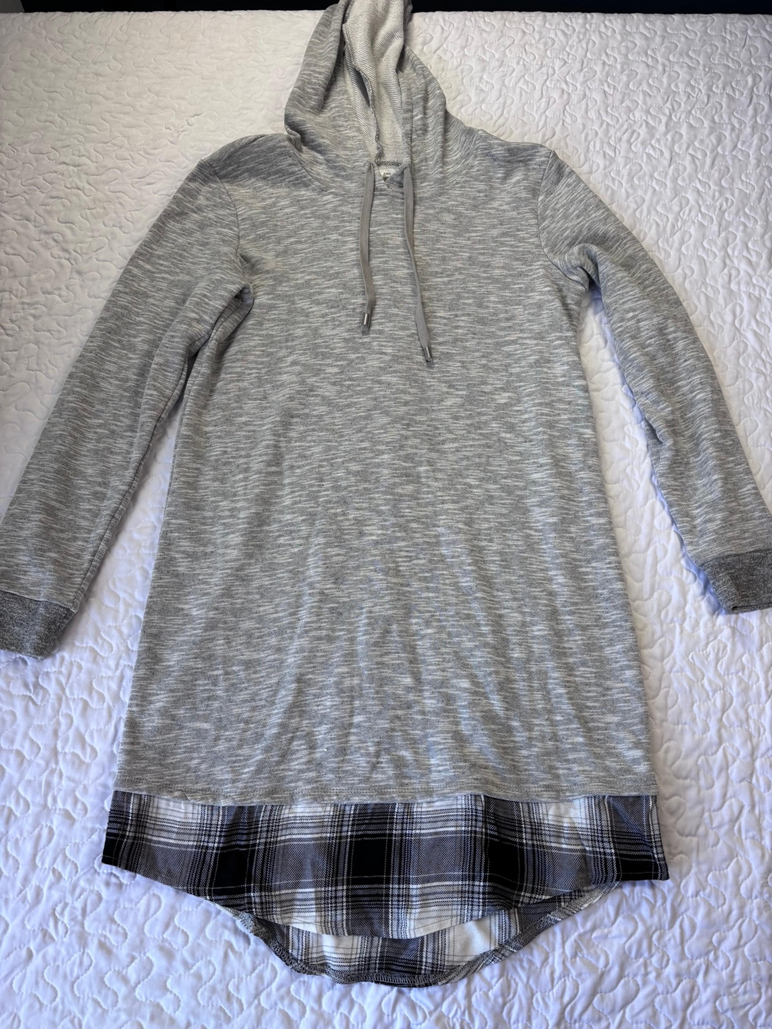 Maurice’s Grey Plaid Knit Hooded Drawstring Sweater Dress size small