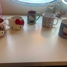 Hello kitty mugs