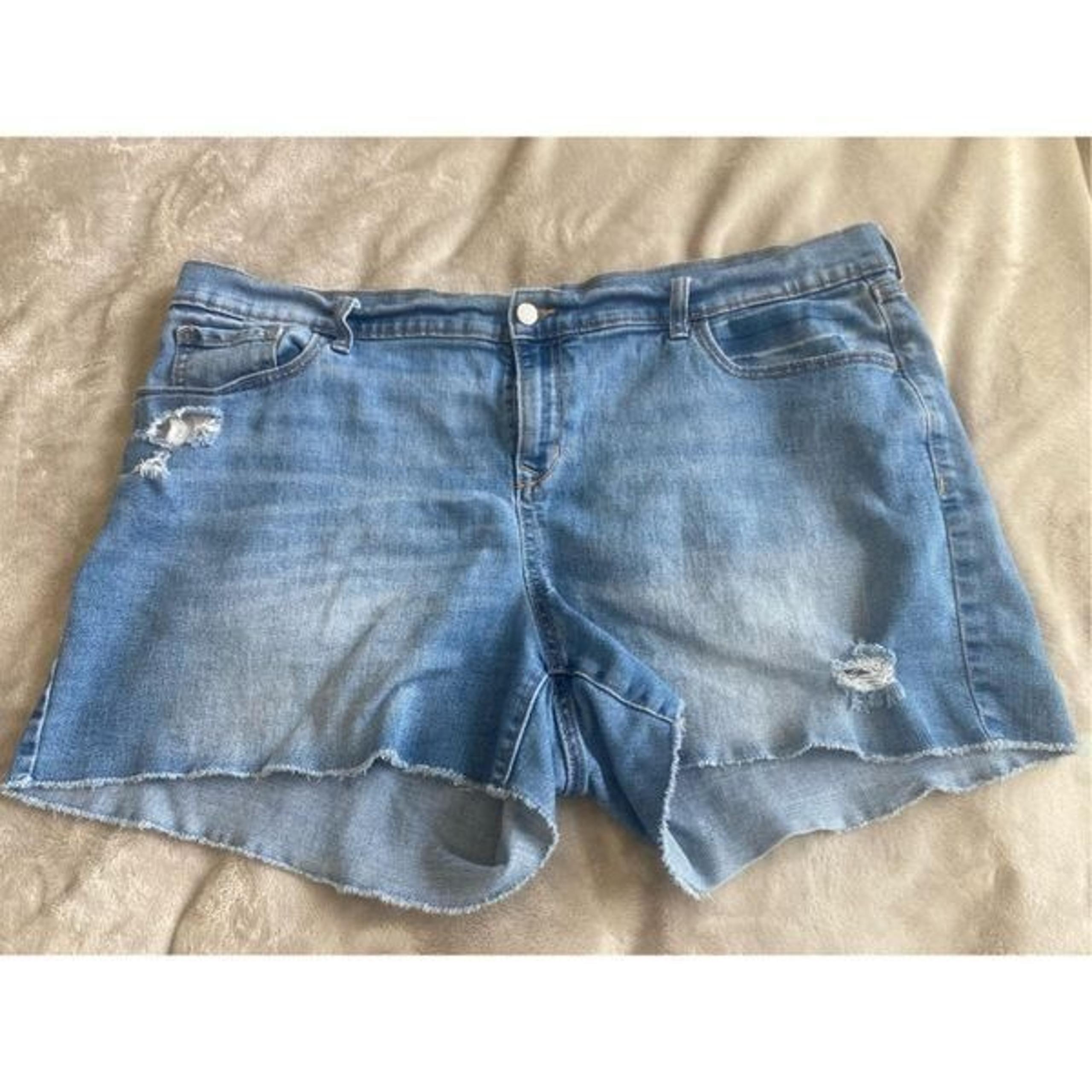 Old Navy Jean Shorts Size 18