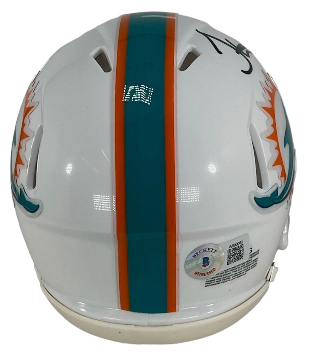 Tyreek Hill Autographed Miami Dolphins Throwback Mini Football Helmet (Beckett) - detail