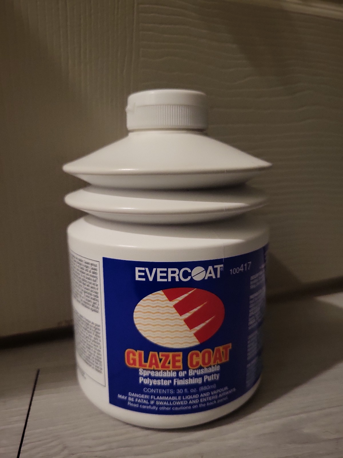 Polyester finish potty for auto detailing