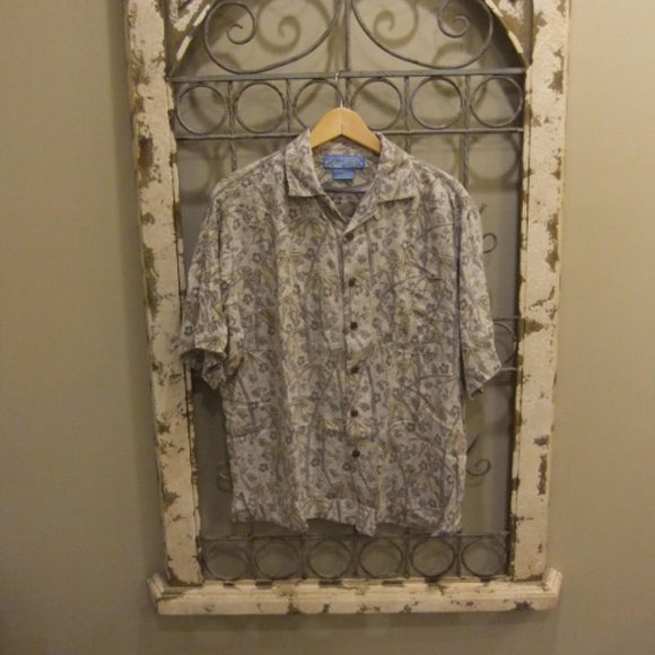 BERMUDA BAY S/S MENS SILK HAWAIIAN SHIRT-MEDIUM