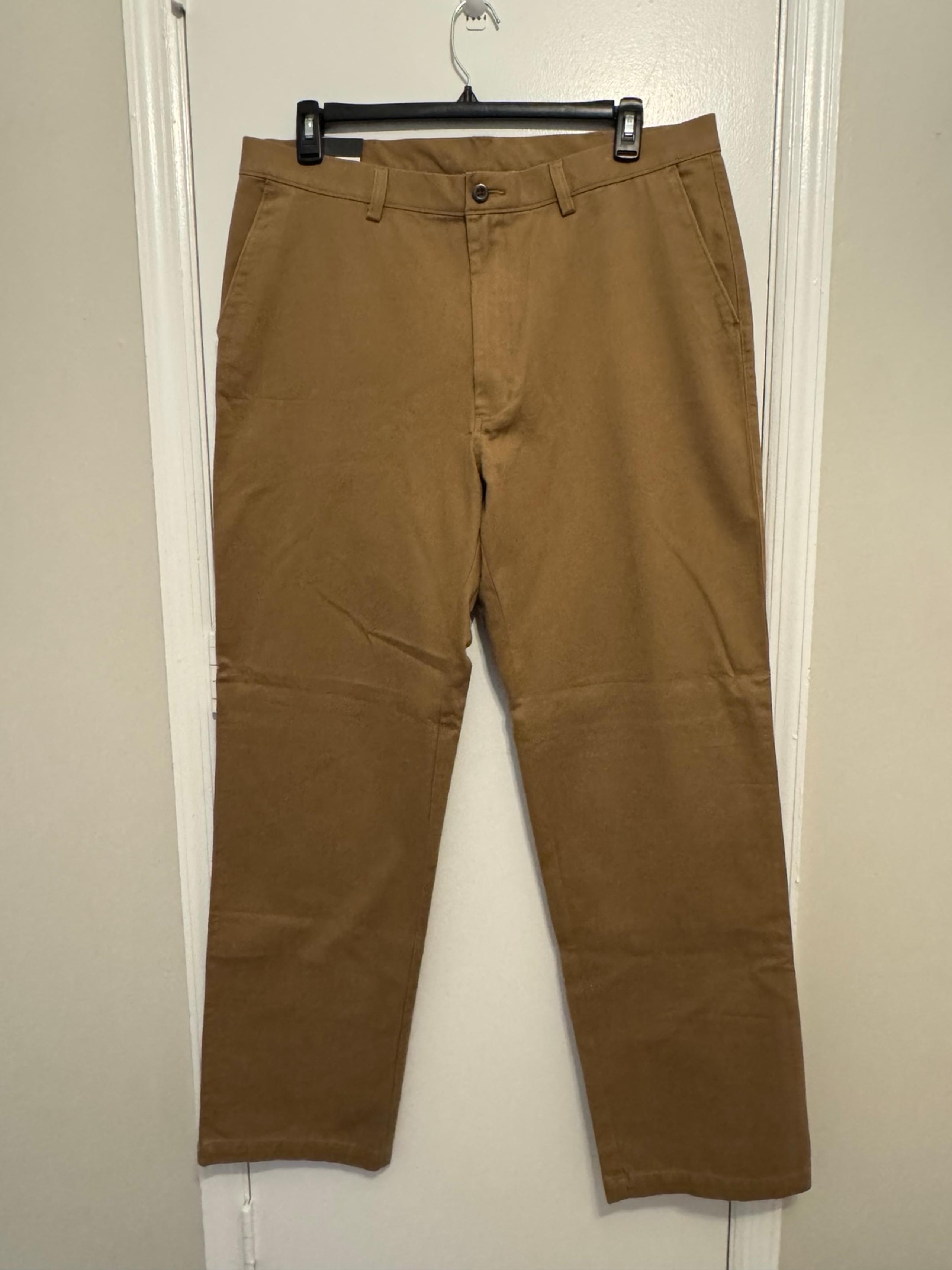 NWT Haggar Men Everywhere Brown Plain Front Chino Pants Size 38W x 34 L