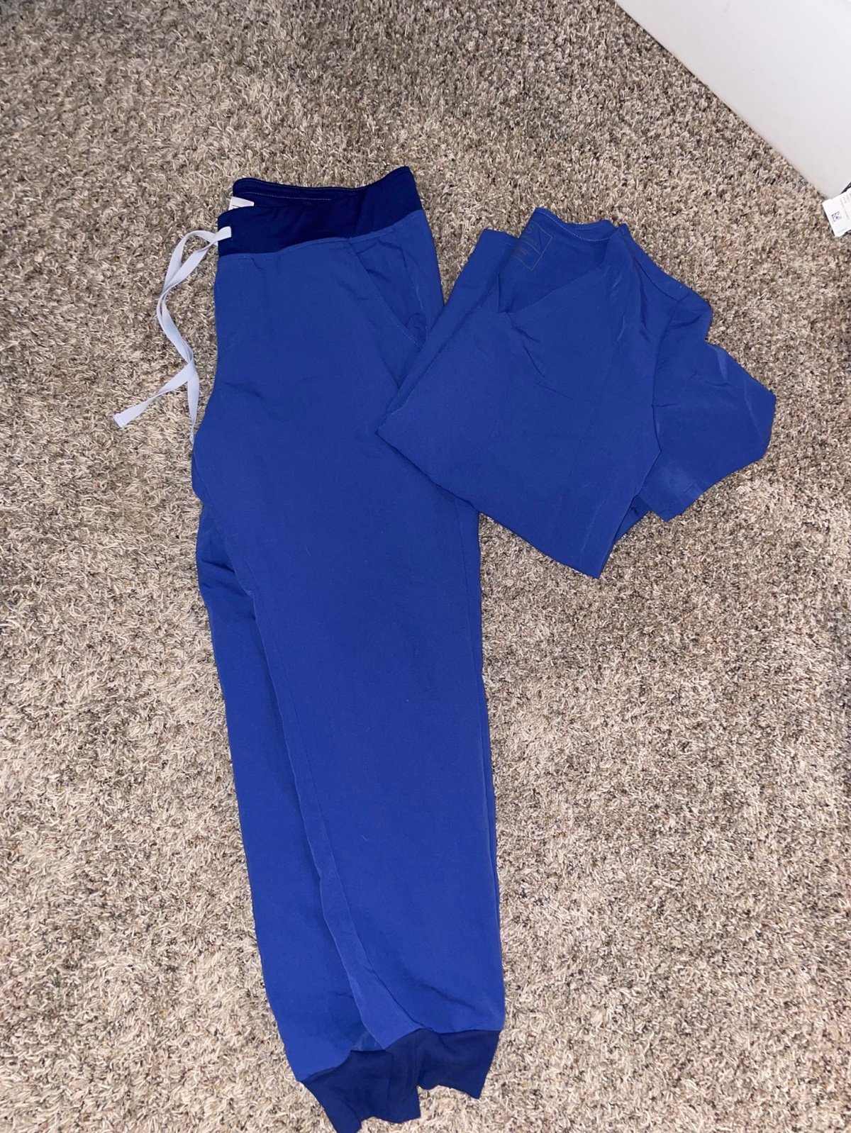 FIGS scrub set brand new