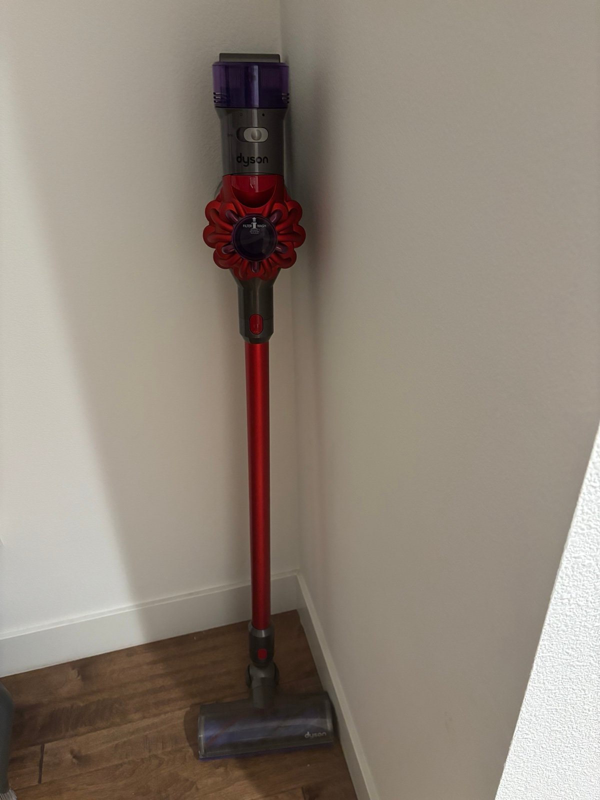 Dyson v8 cordless vacuum