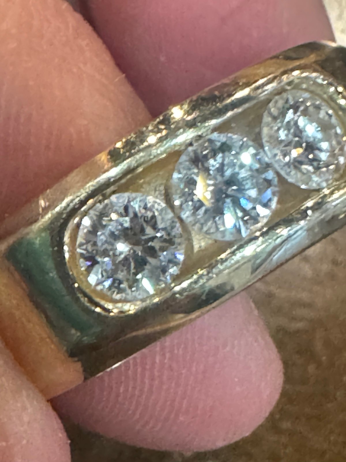 10KT Gold and Diamonds Ring