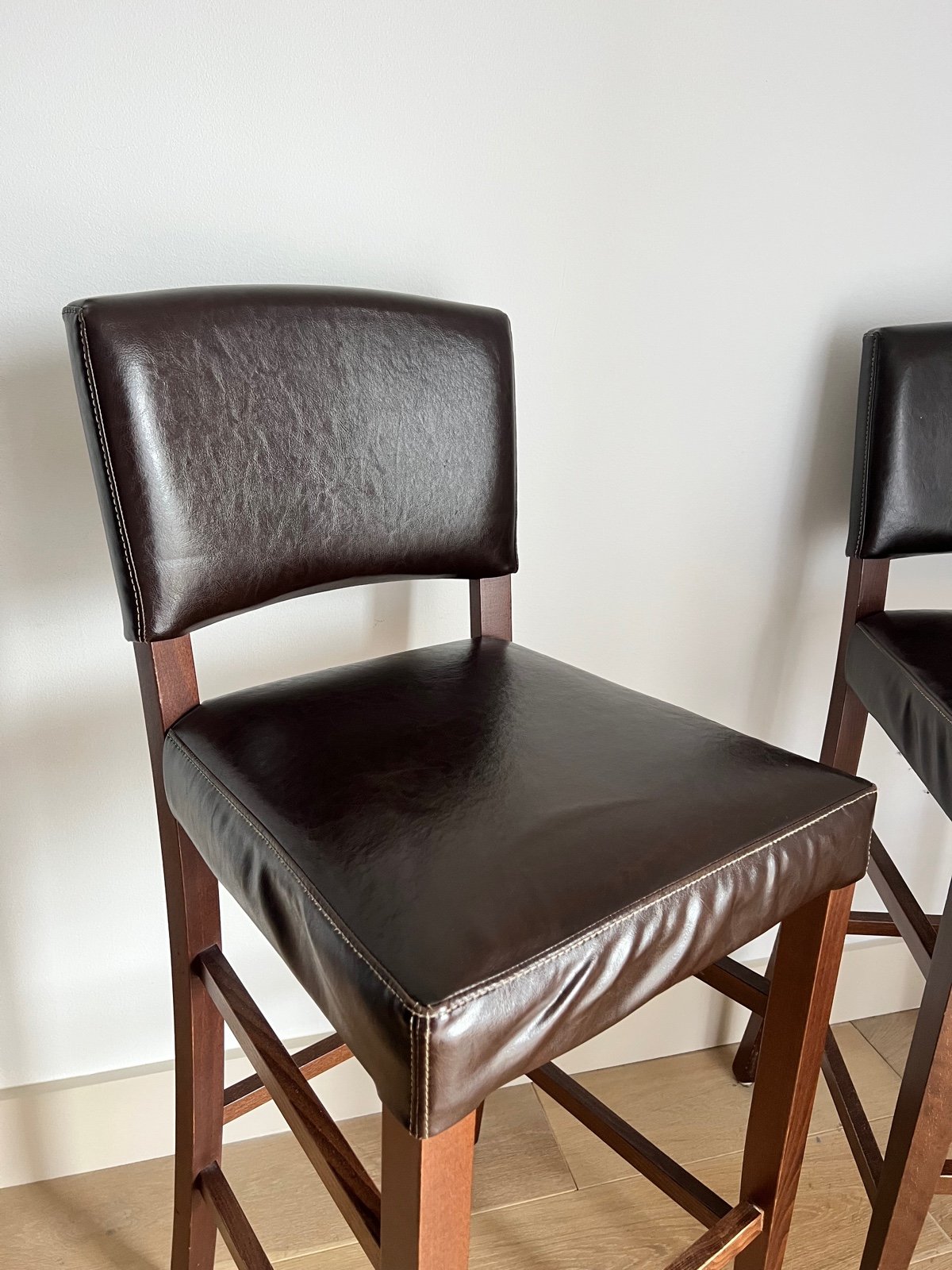 2x Leather Bar Stools