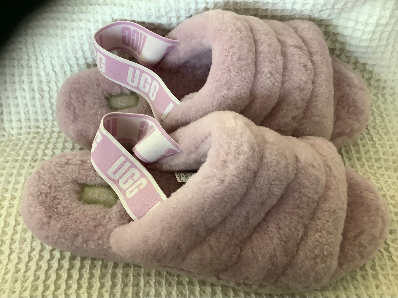UGG Women' s Size US 11 EU 42 Lavender Fluff Yeah Elastic Back Scuff Slippers
