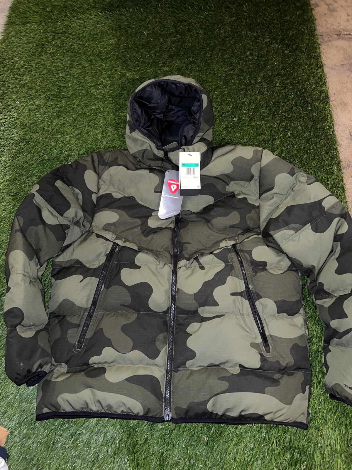 Nike Sportswear Therma-FIT Windrunner Puffer Coat Green Camo DQ4935-222 Size XL