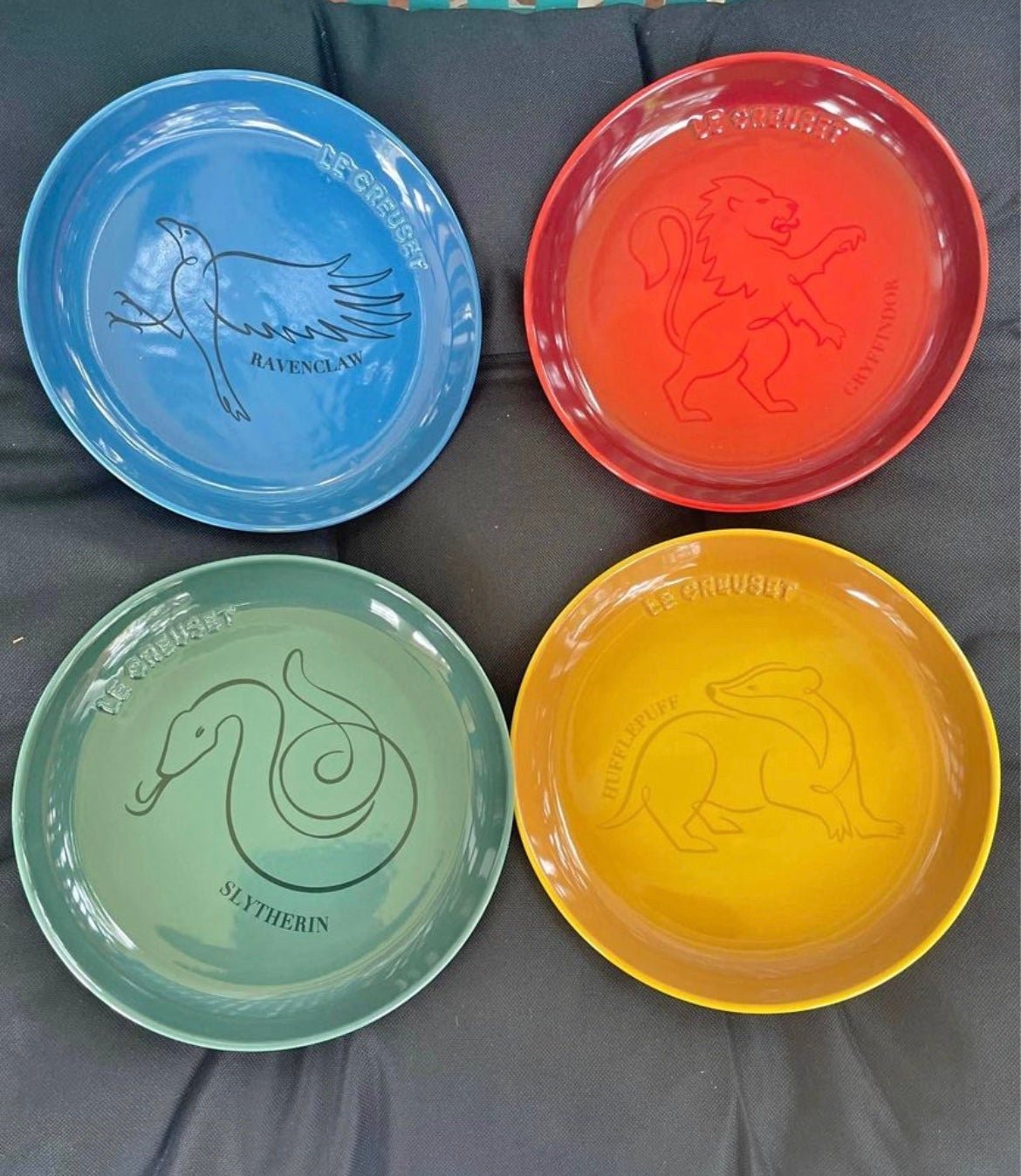 ハリー・ポッター × LE CREUSET 皿 4枚セット Le Creuset Harry Potter Plates Full set 4 New in Box | eBay
