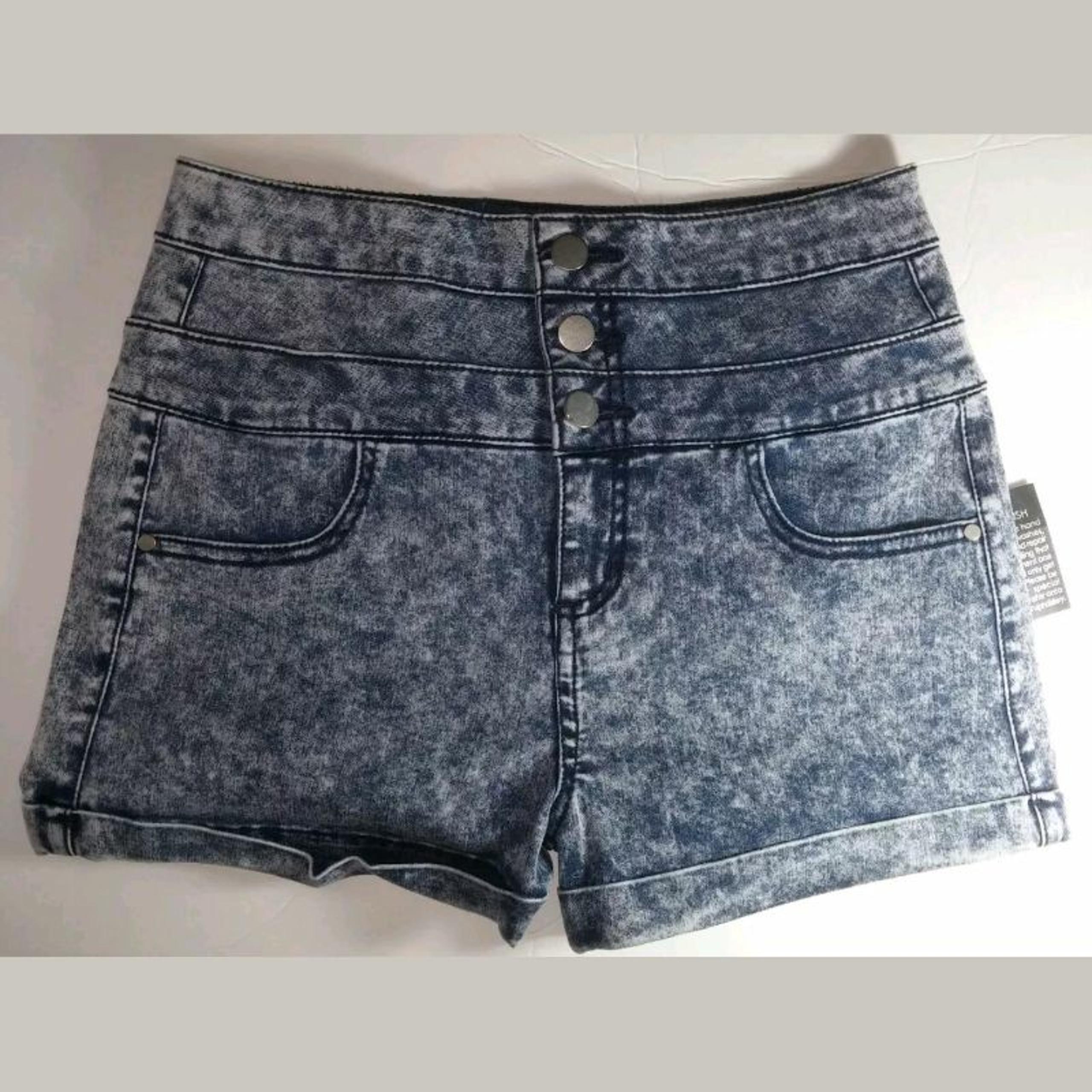 TINSELTOWN STONEWASH DENIM COUTURE SHORT