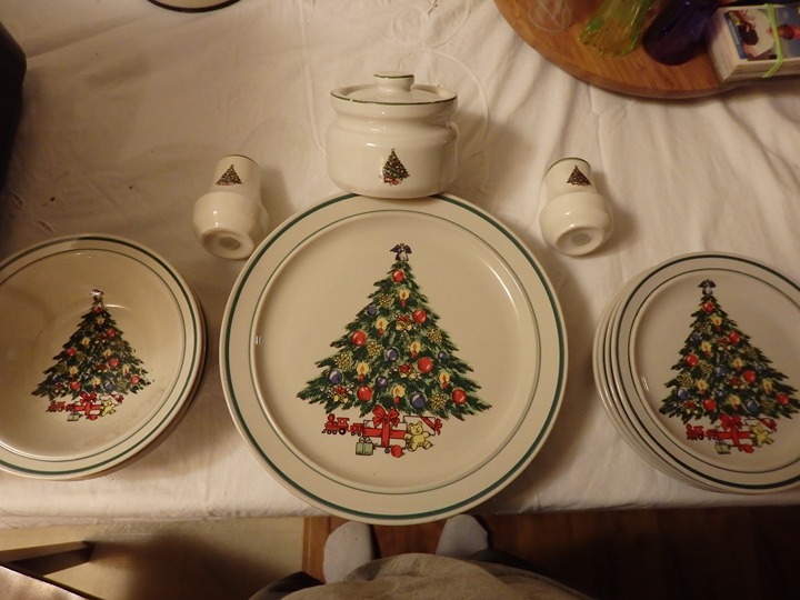 Vintage Xiangtangpai Christmas Tree Decorated Dining Set